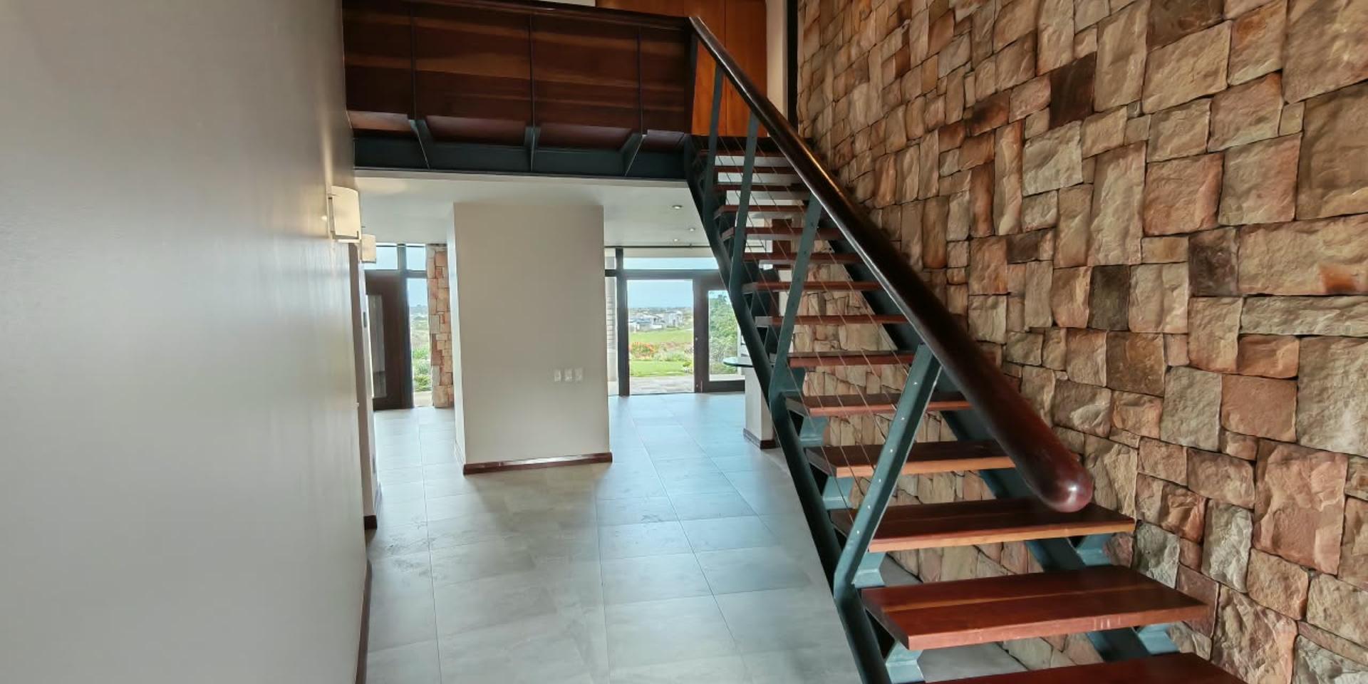 Image 4 of 6