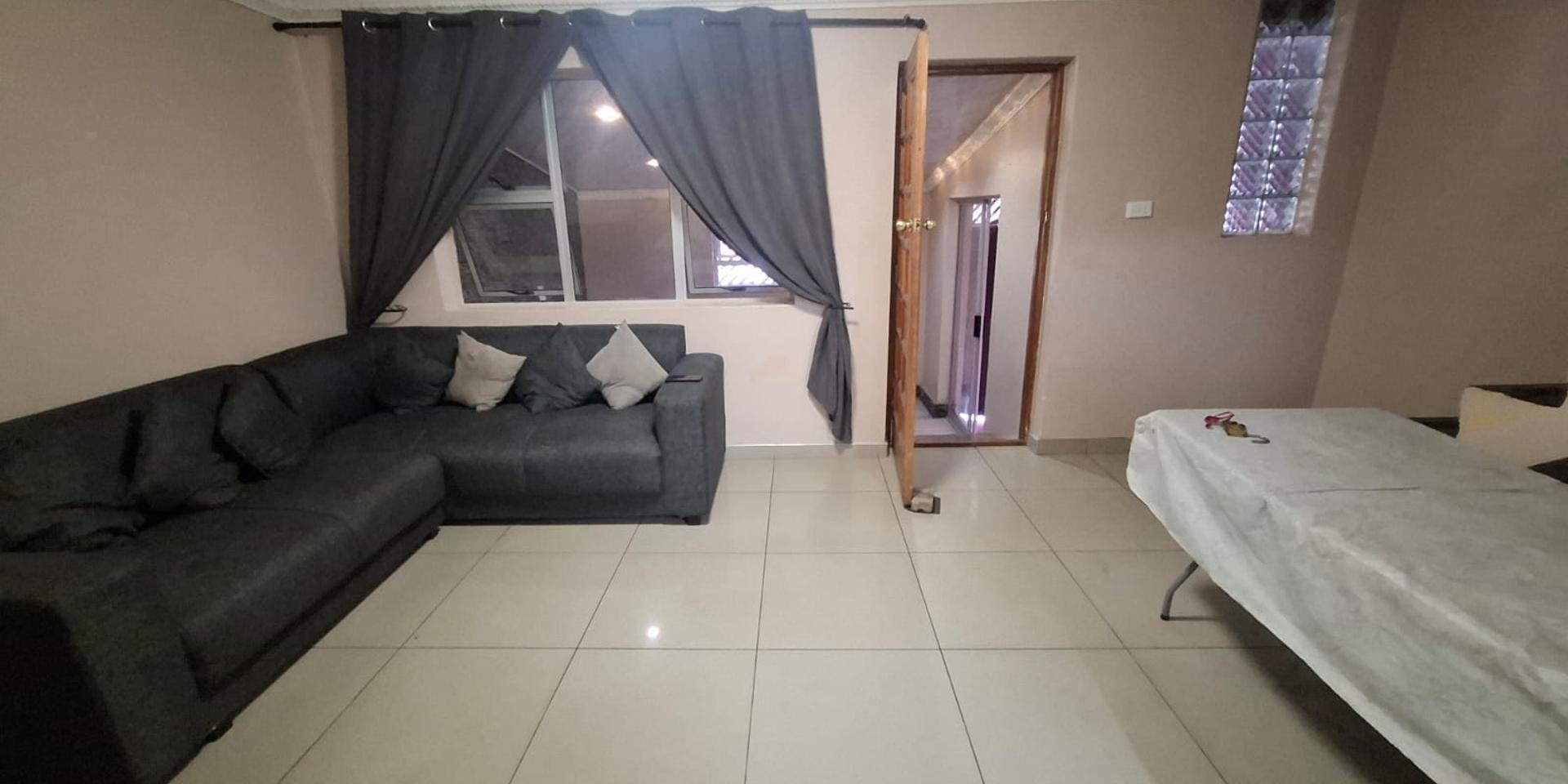 Image 3 of 6