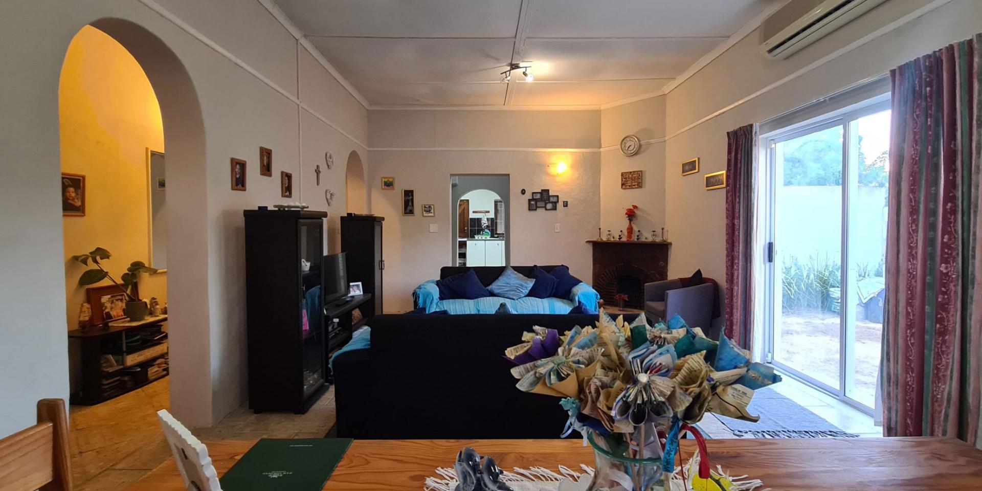 Image 4 of 6