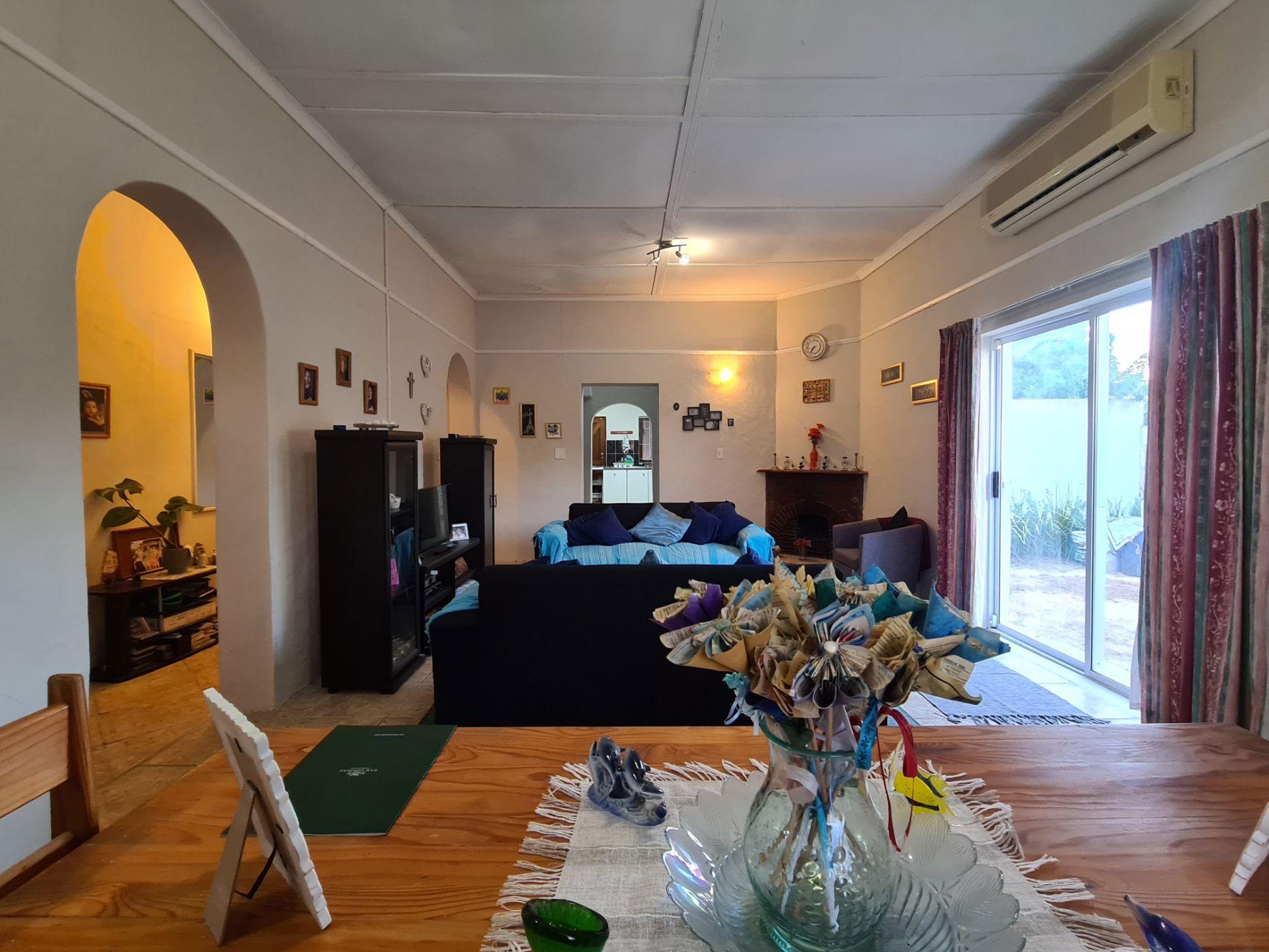 Image 4 of 6