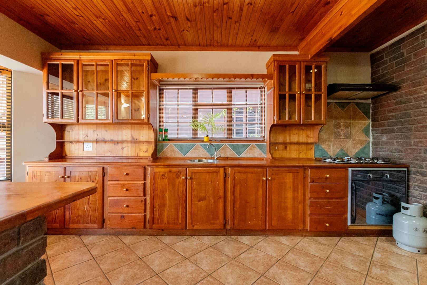 Image 4 of 6