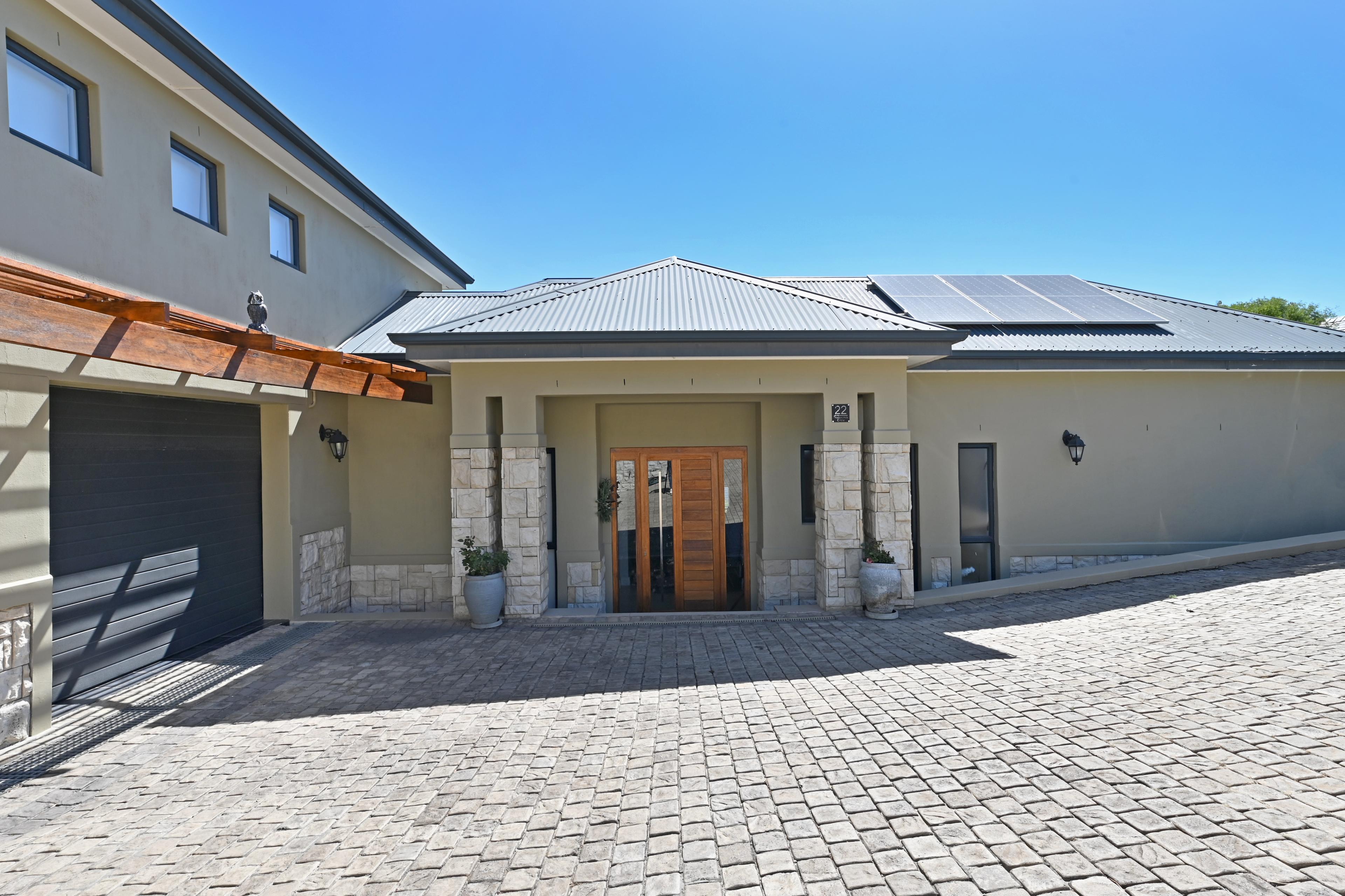 Image 4 of 6