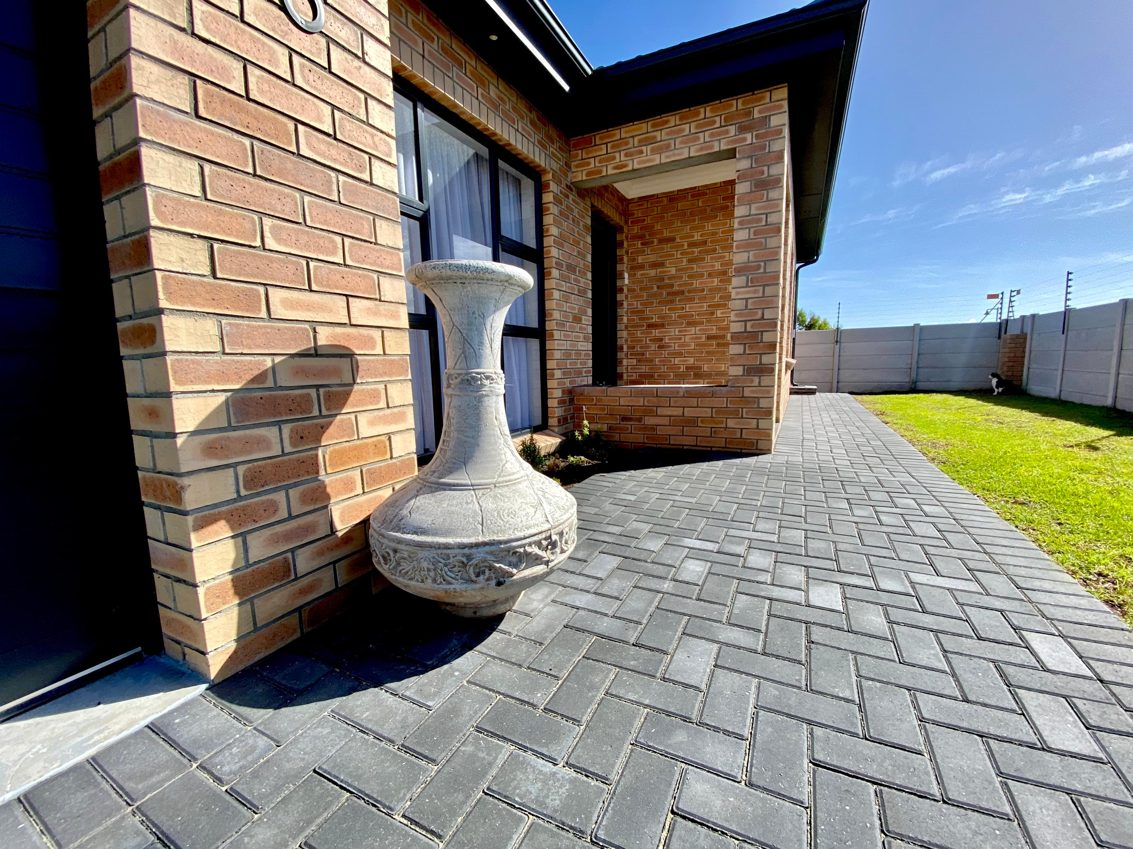 Image 2 of 6