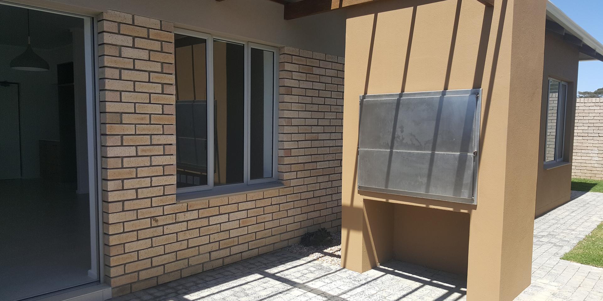 Image 2 of 6
