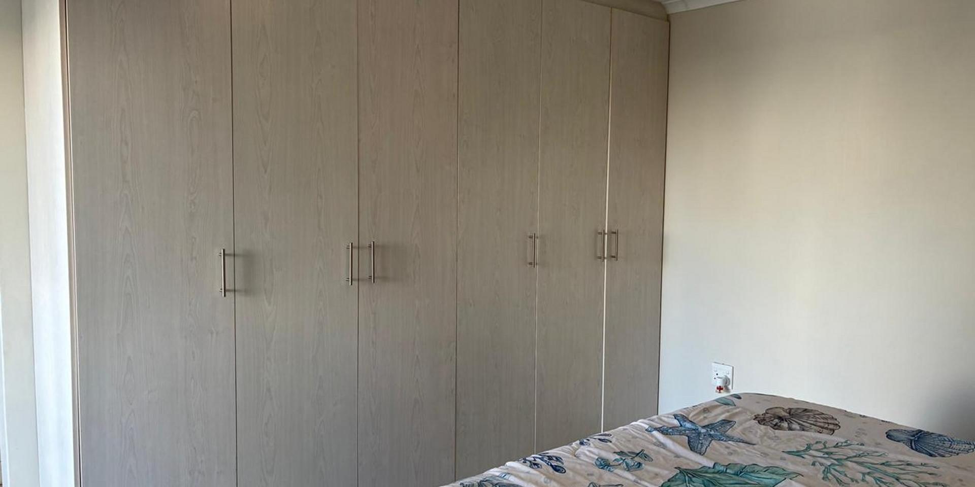 Image 4 of 6