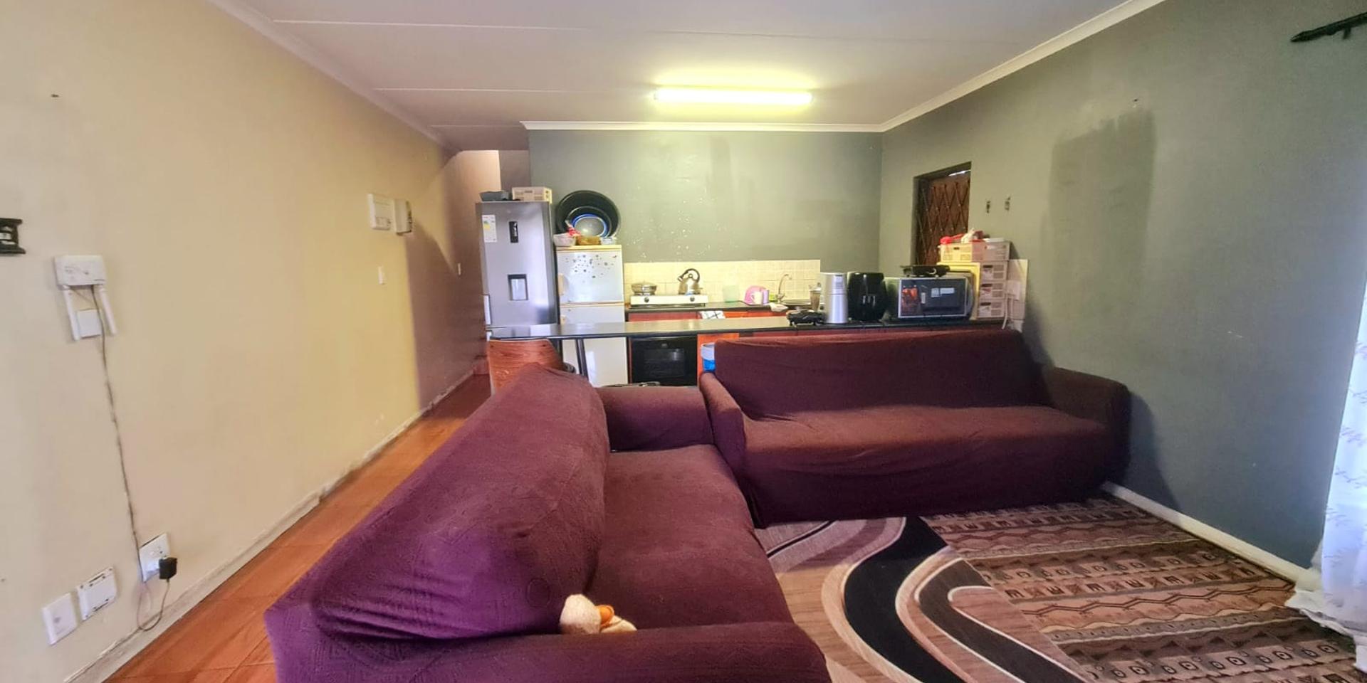 Image 3 of 6