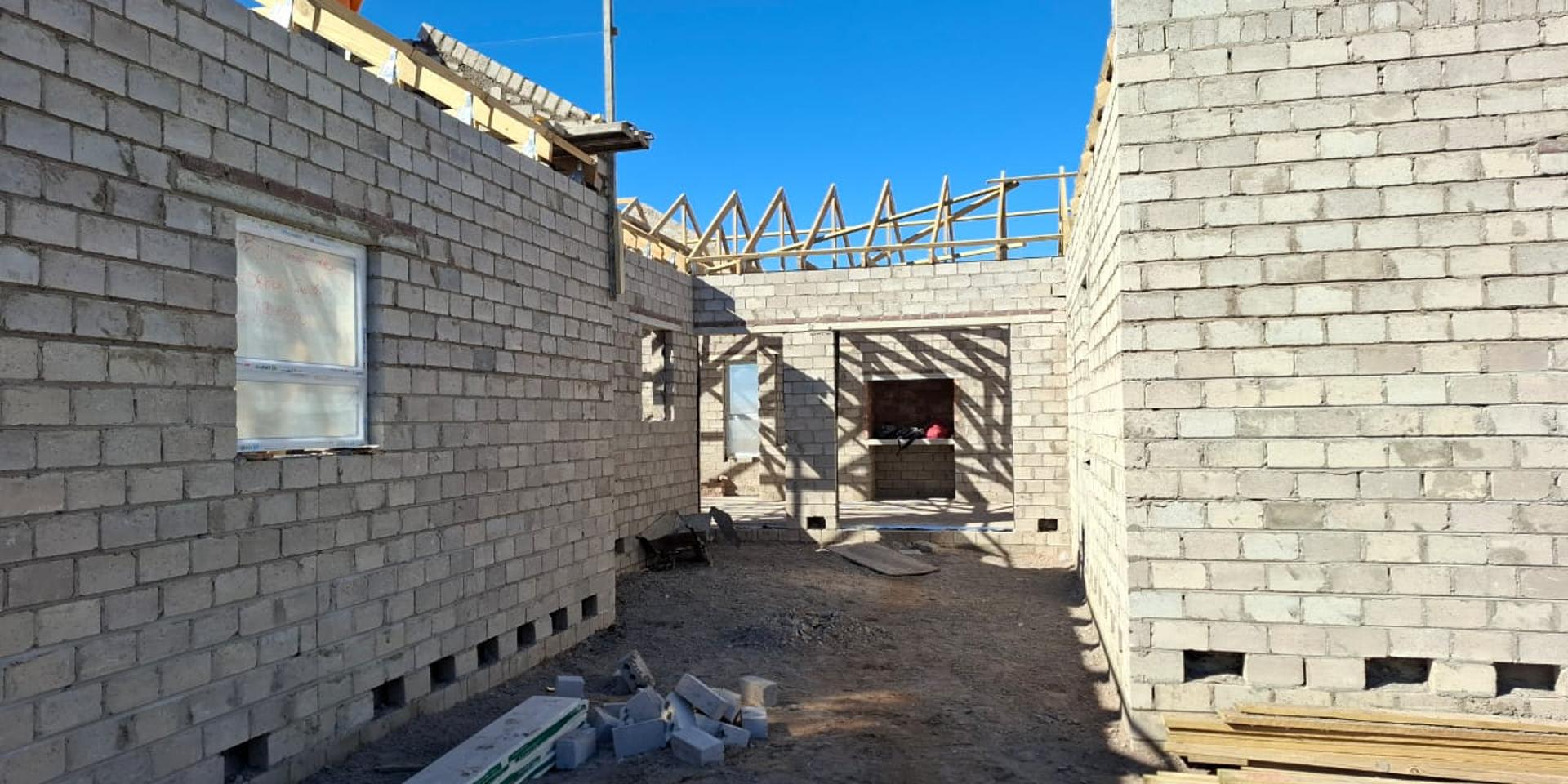 Image 2 of 6