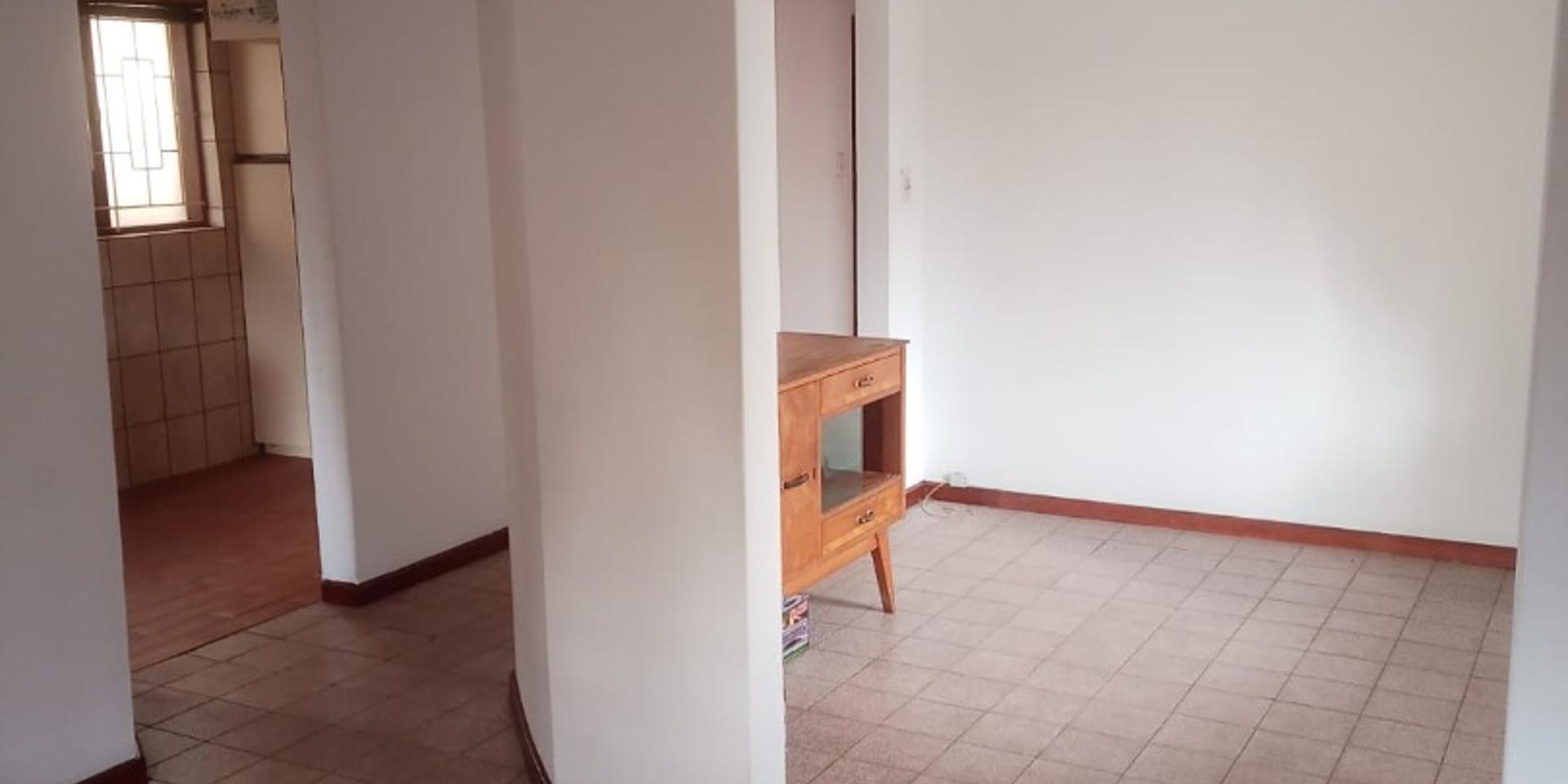 Image 4 of 6