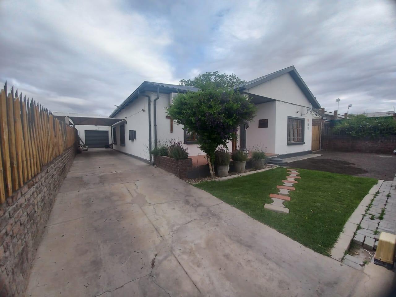 Image 4 of 6