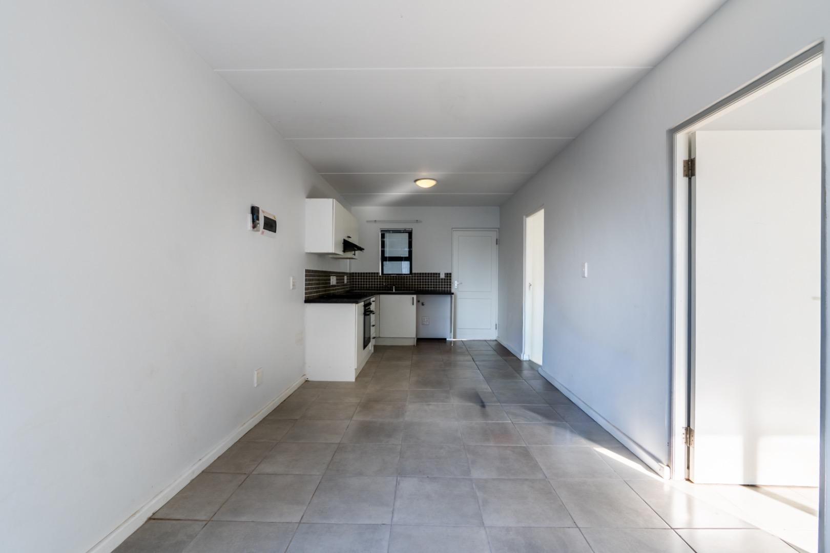 Image 4 of 6