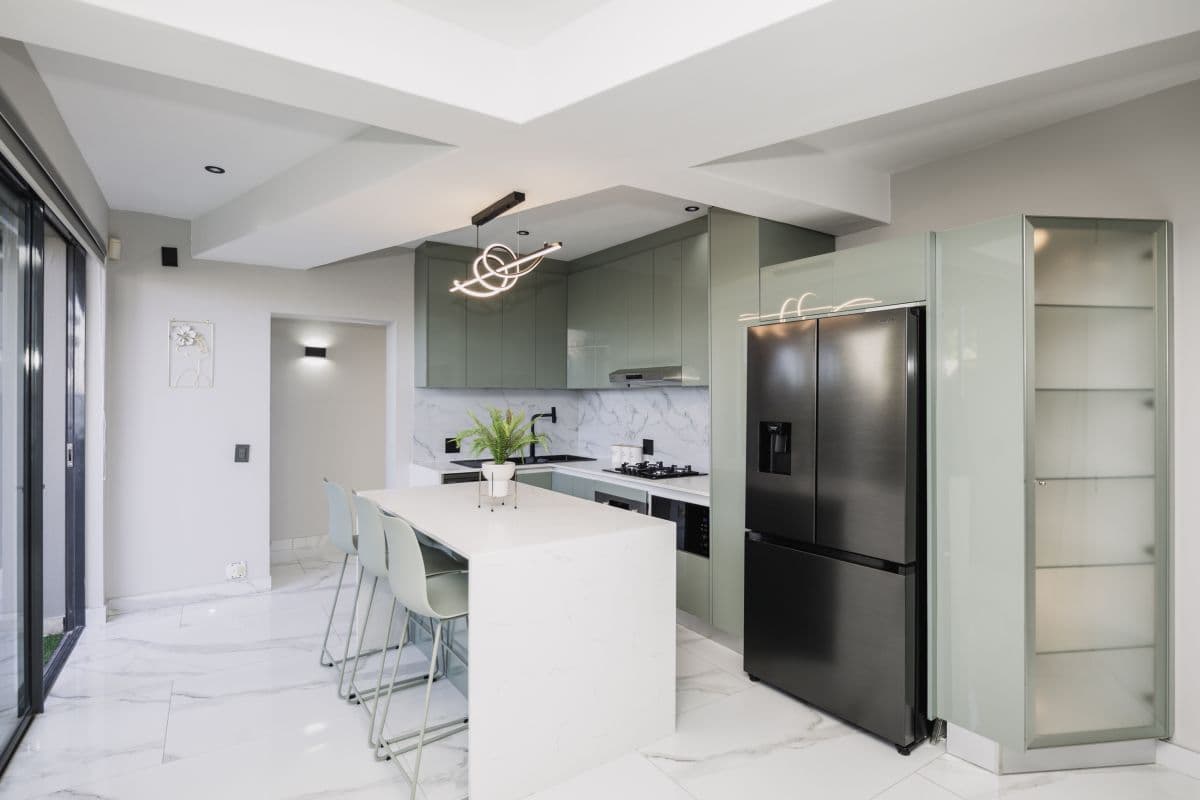 Image 5 of 6