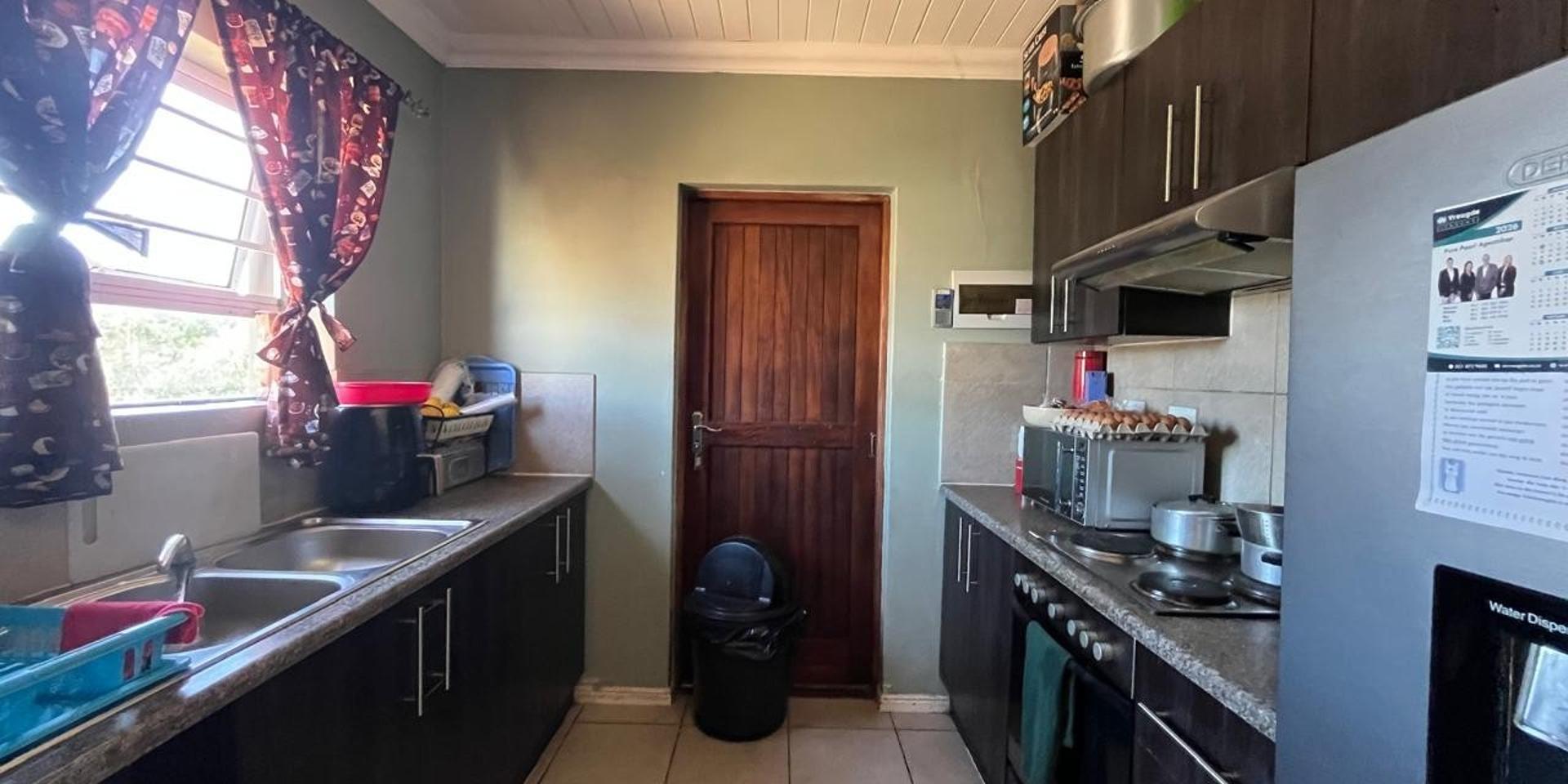 Image 2 of 6