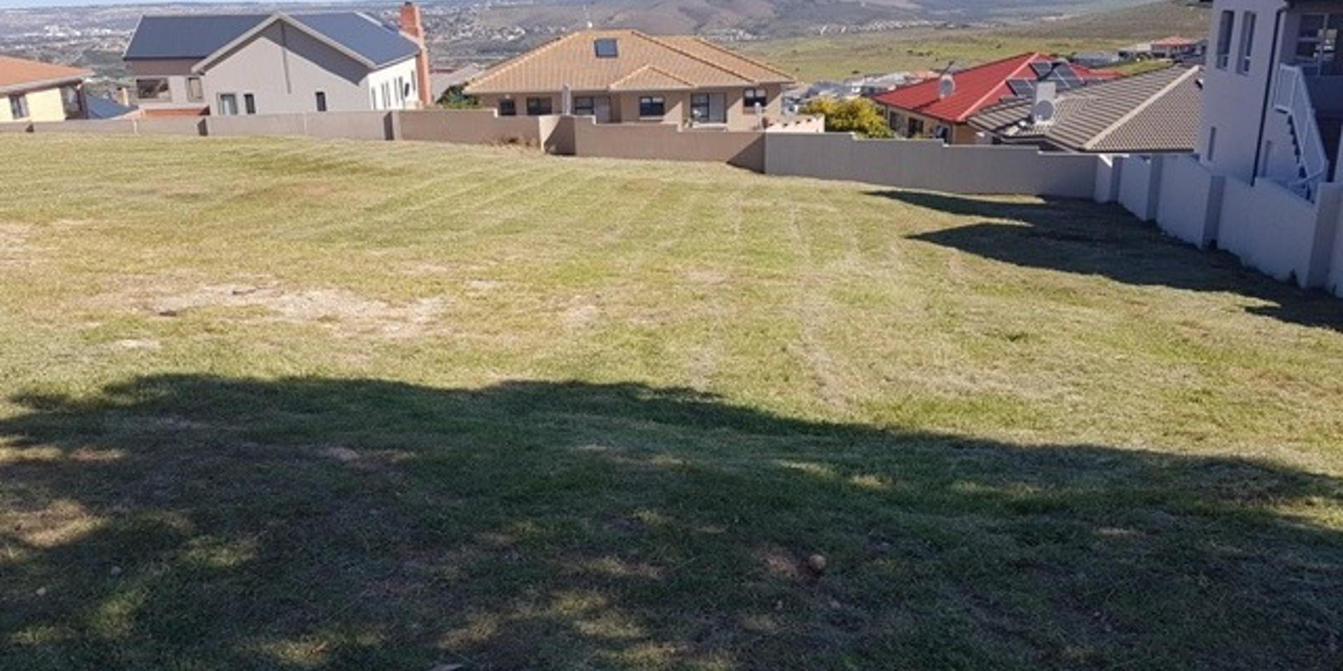 Image 2 of 6