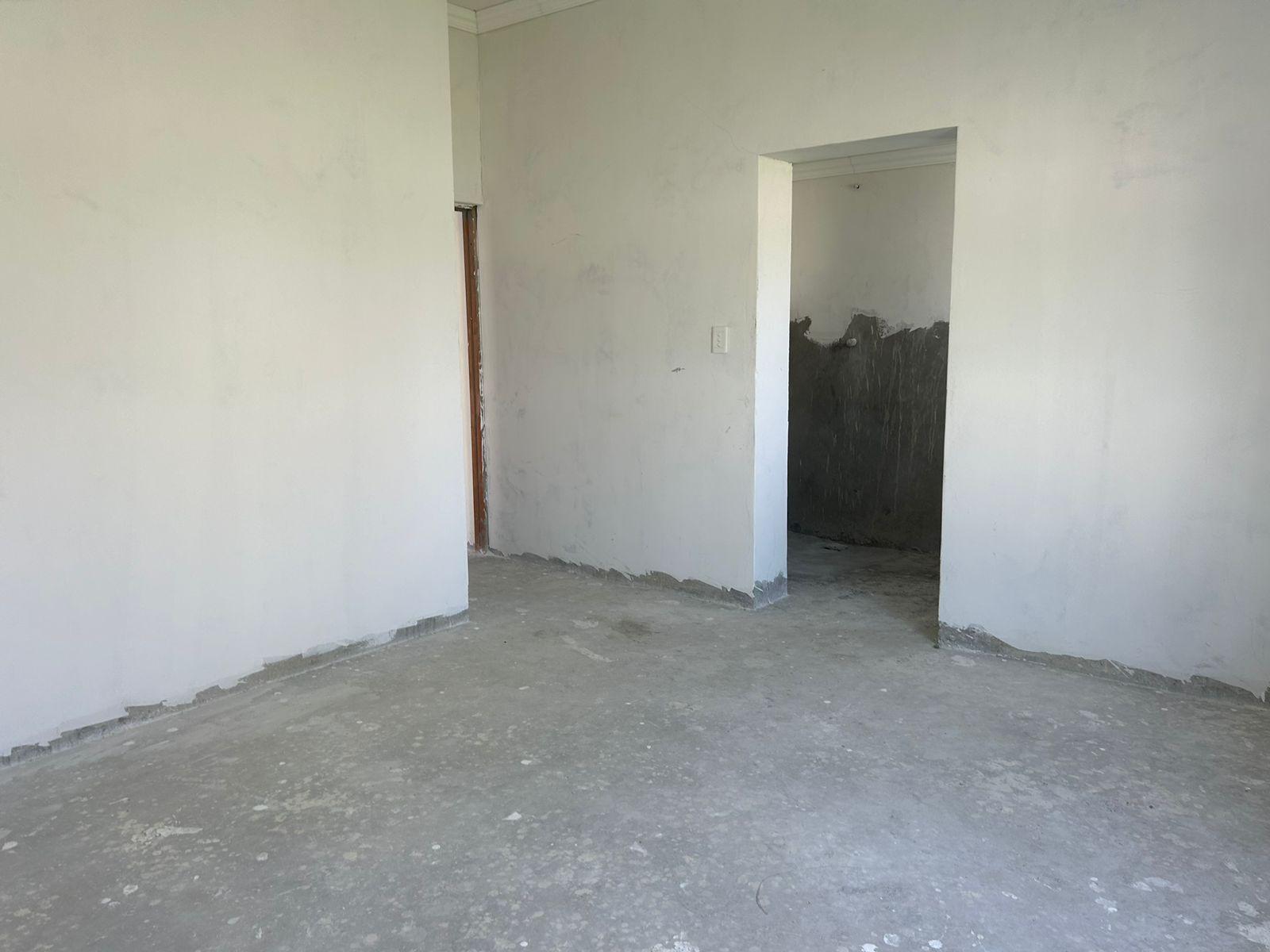 Image 2 of 6