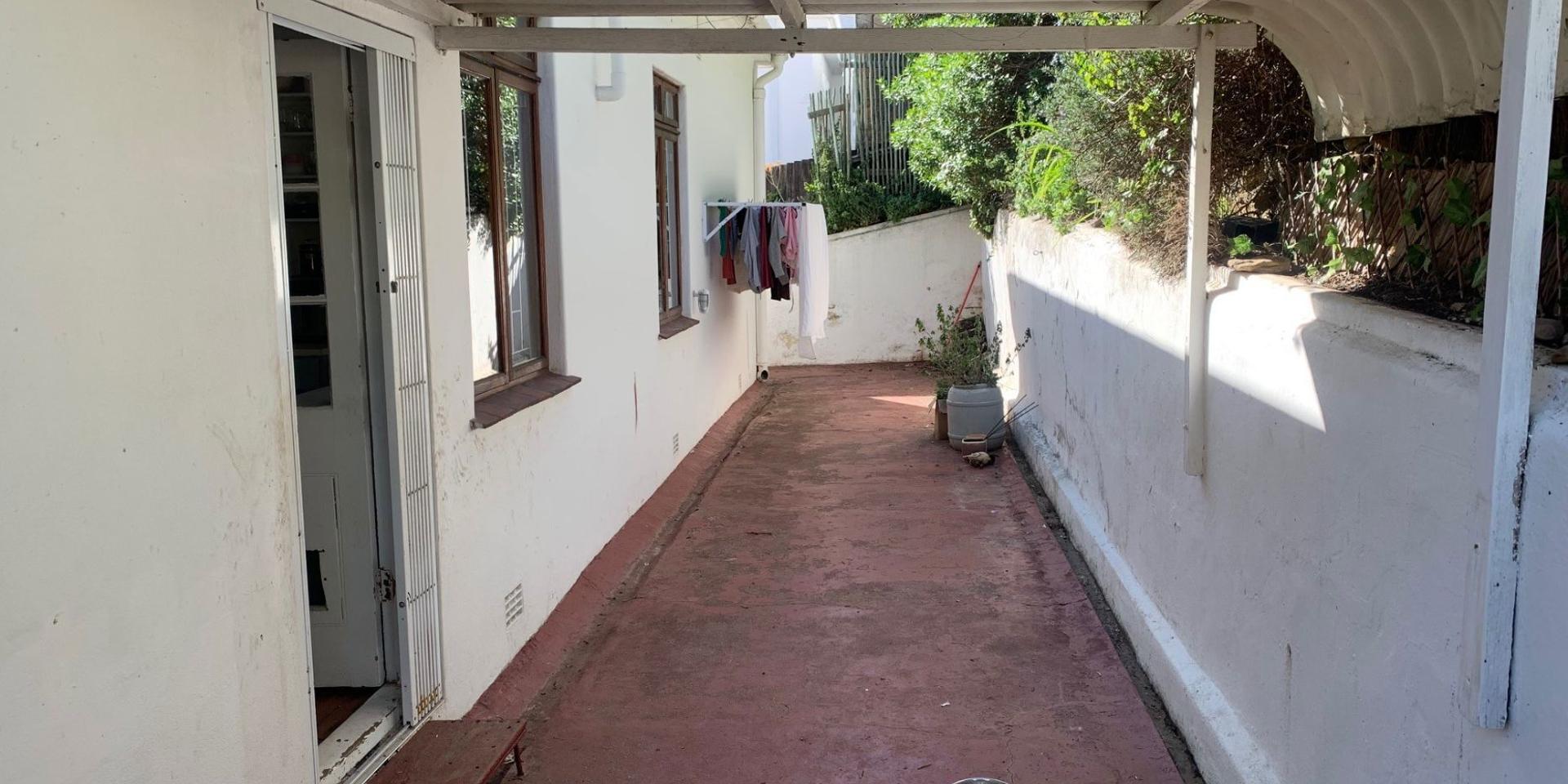 Image 2 of 6