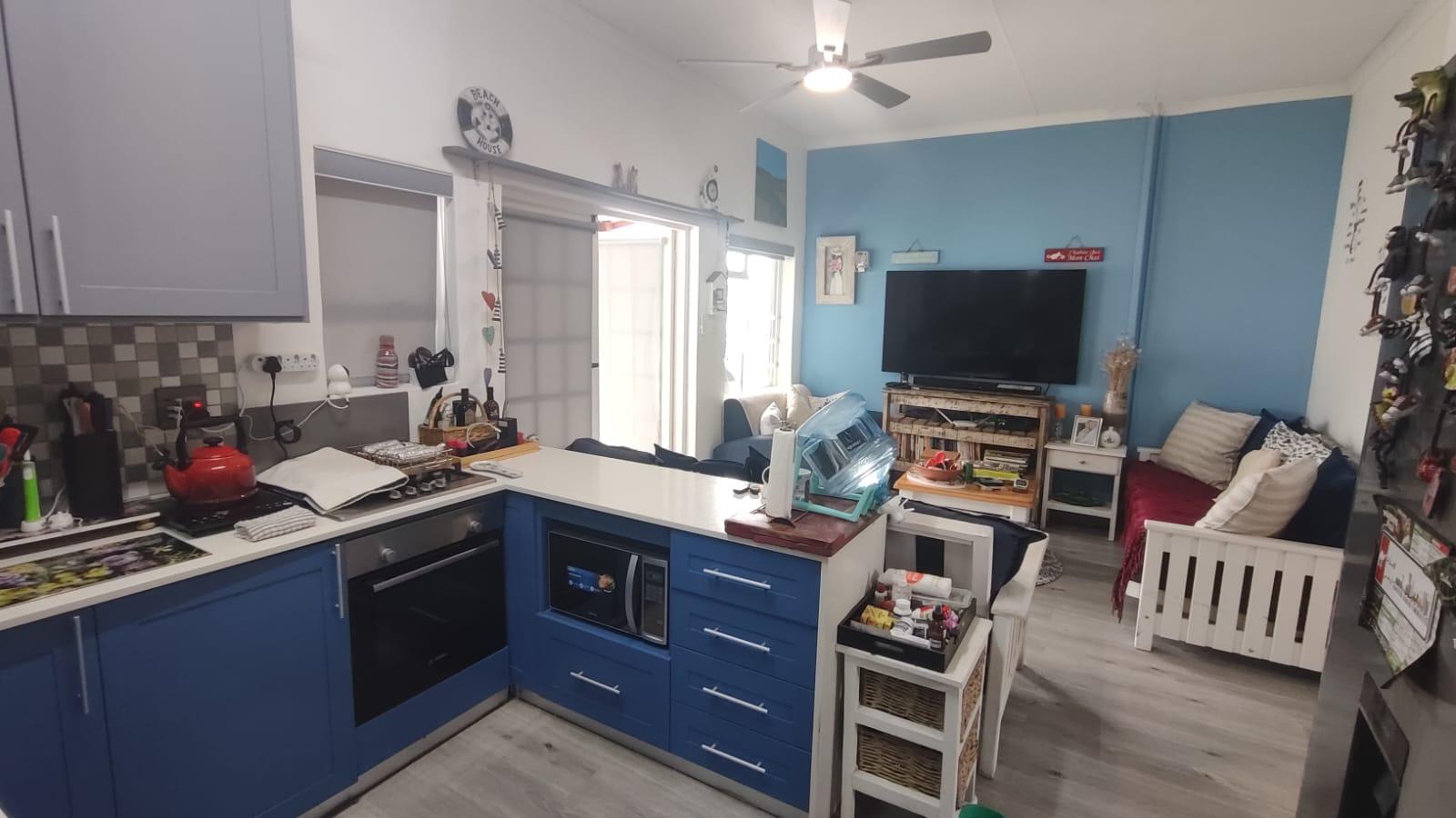 Image 5 of 6