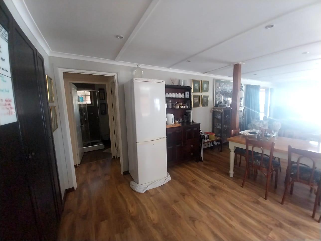 Image 5 of 6