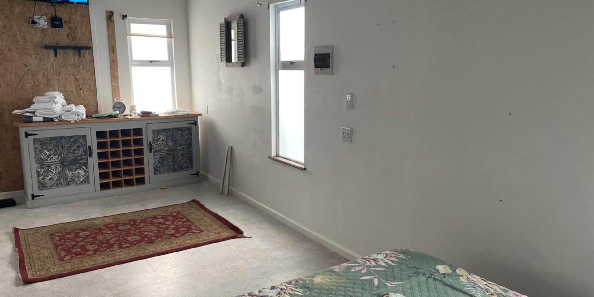 Image 4 of 6