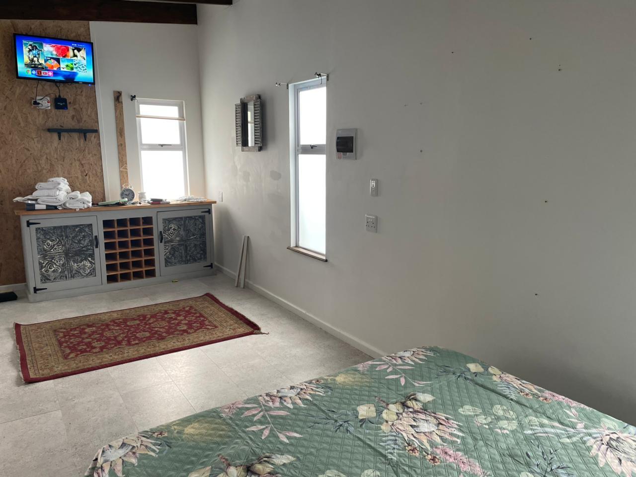Image 4 of 6