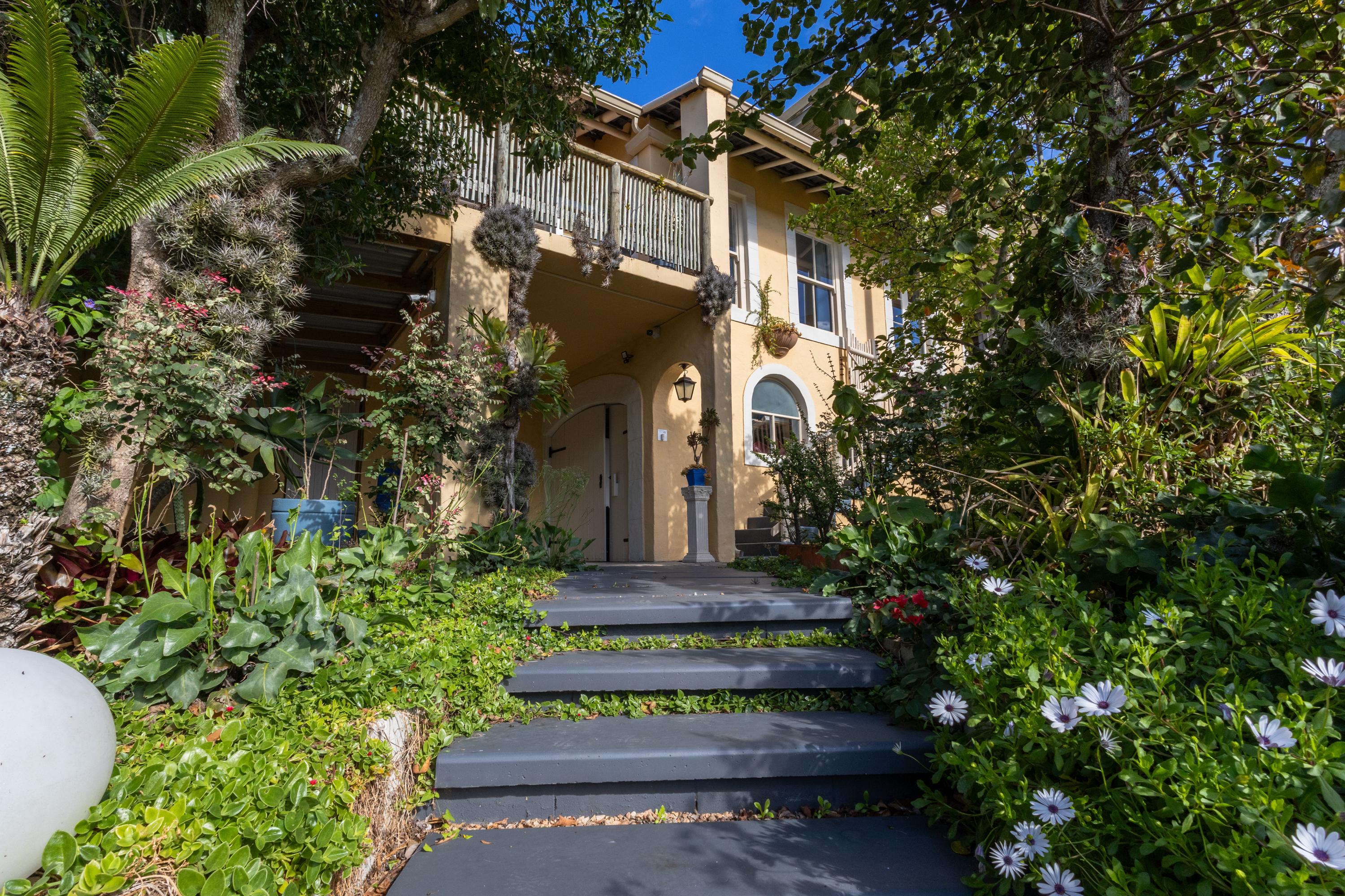 Image 4 of 6