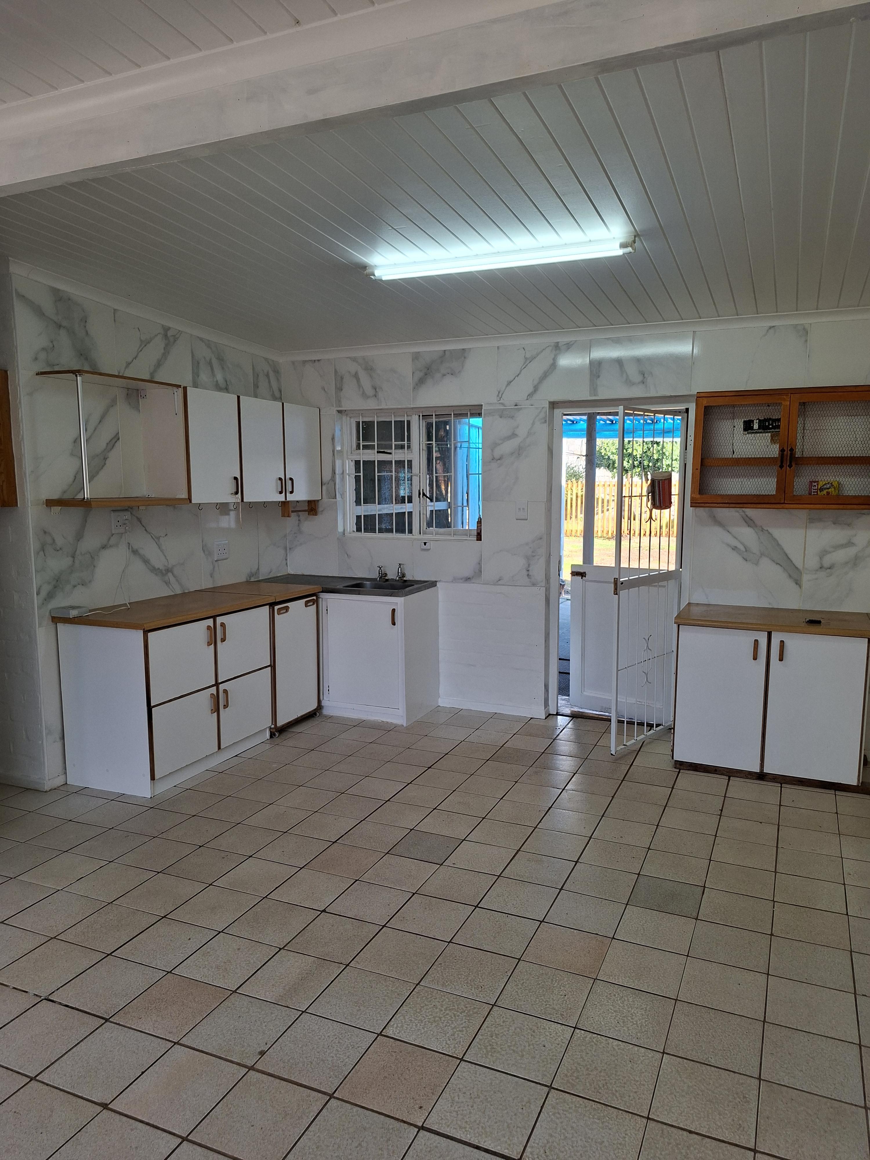 Image 2 of 6