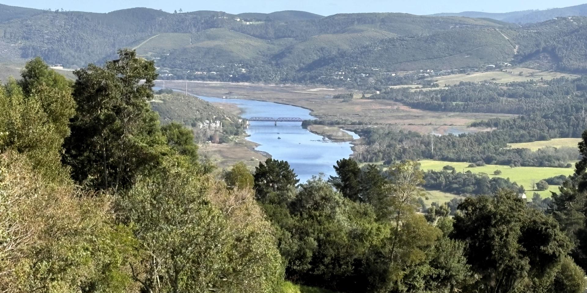 Image 2 of 6