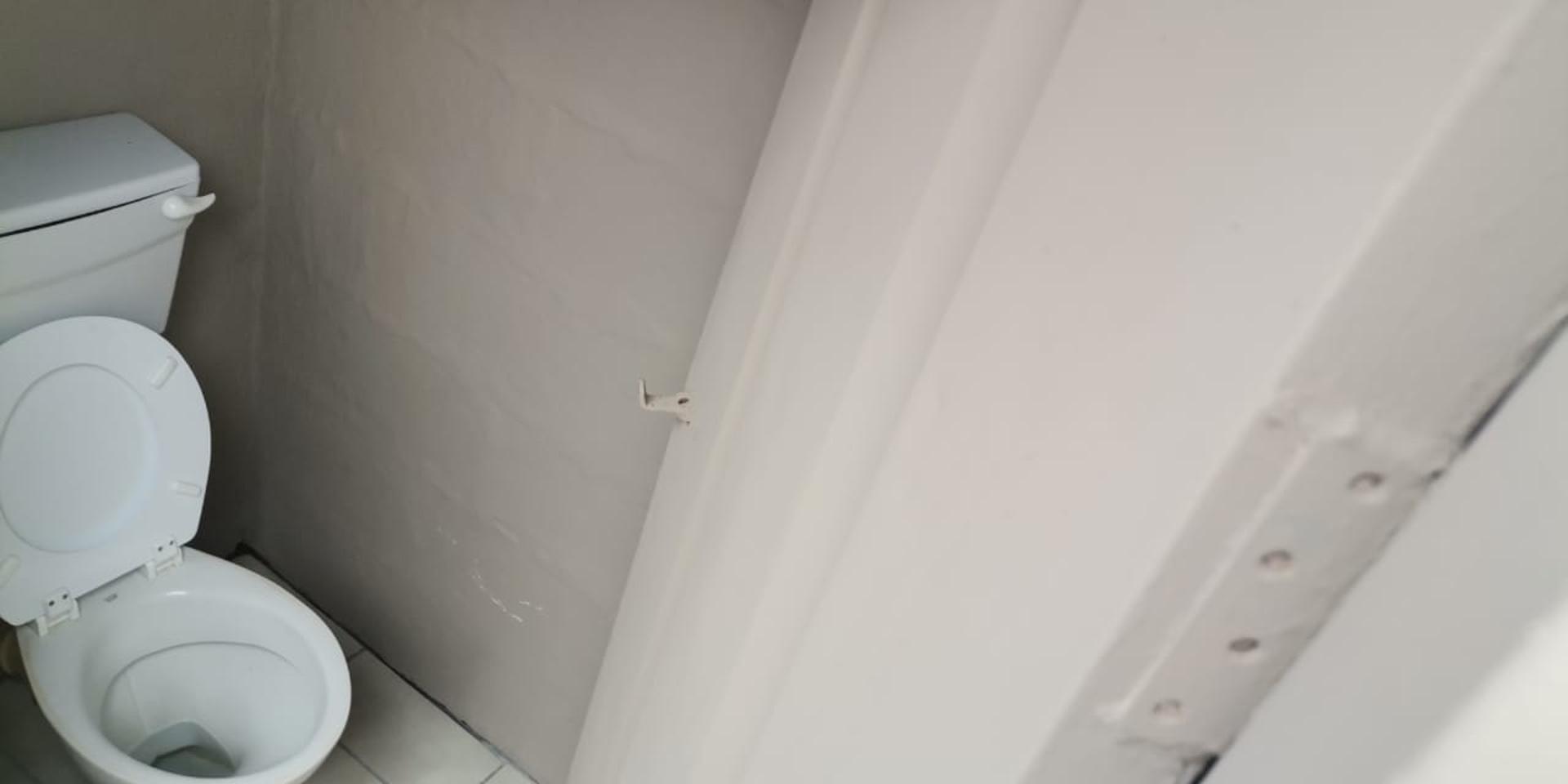 Image 4 of 6