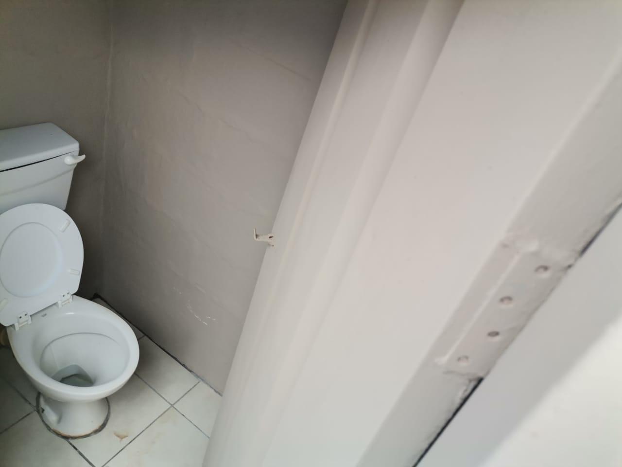 Image 4 of 6