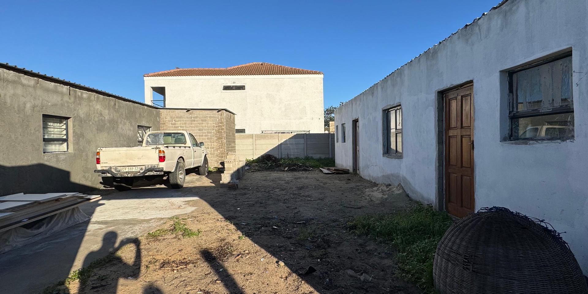 Image 2 of 6