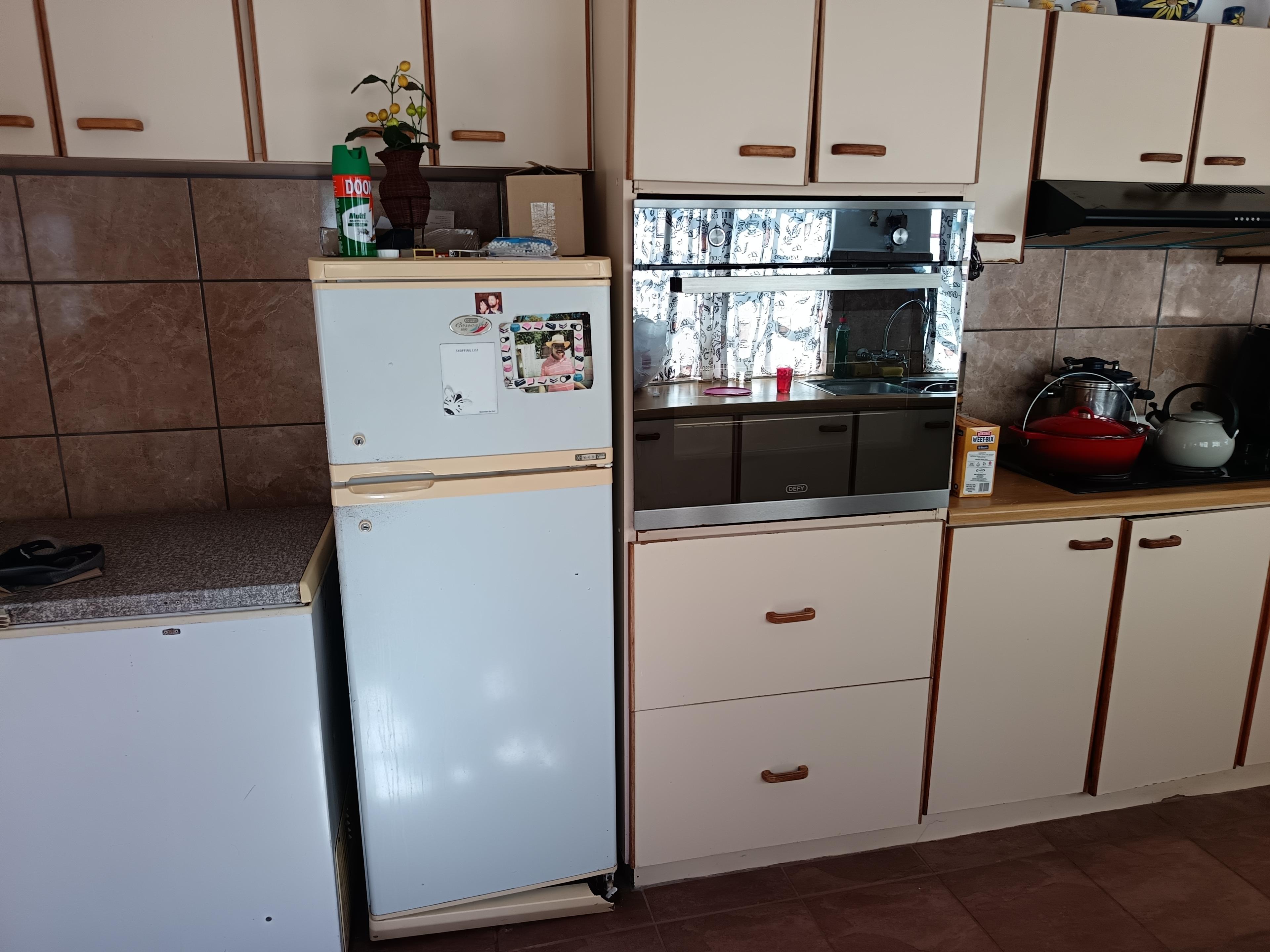 Image 2 of 6