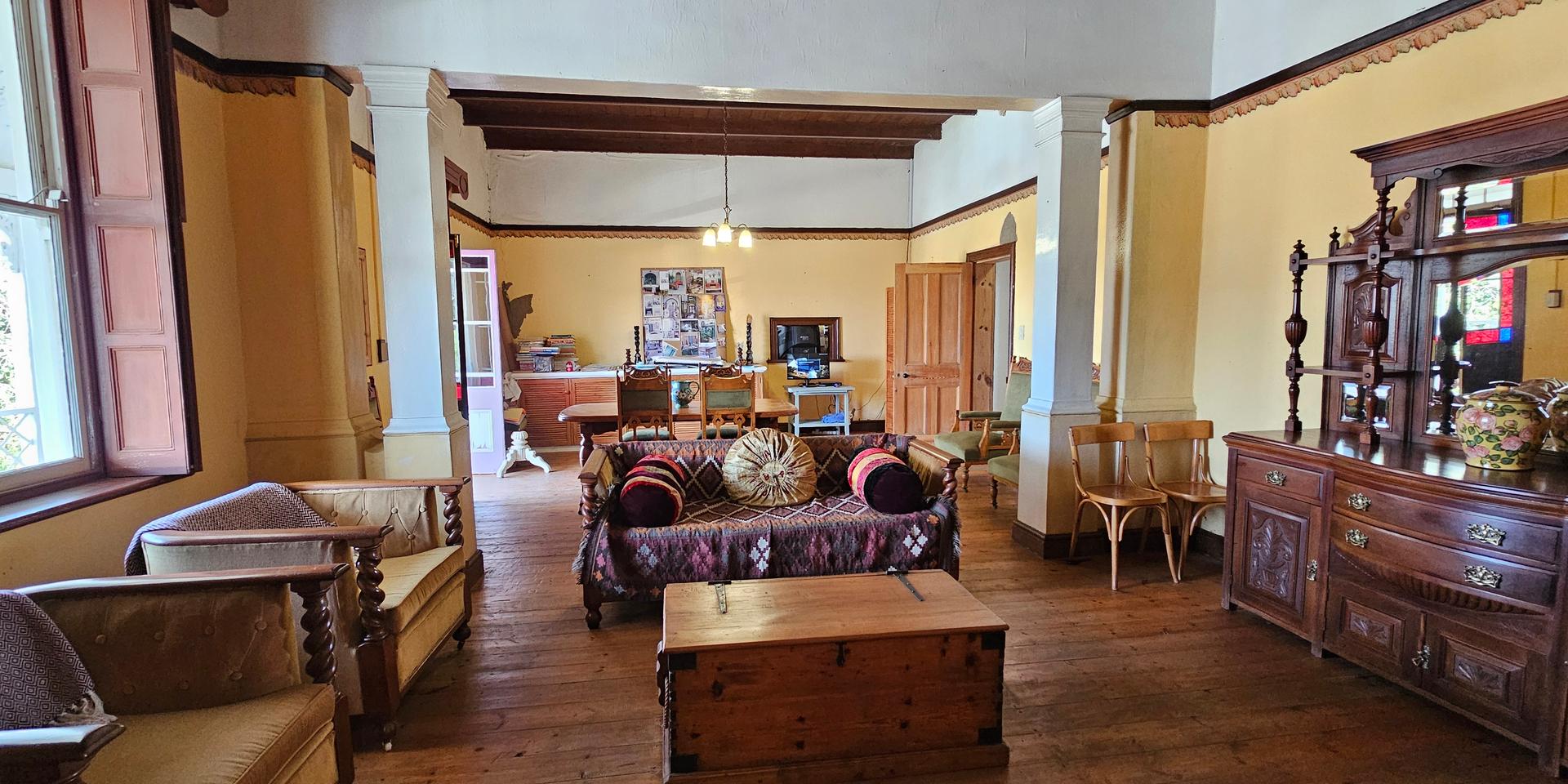 Image 2 of 6