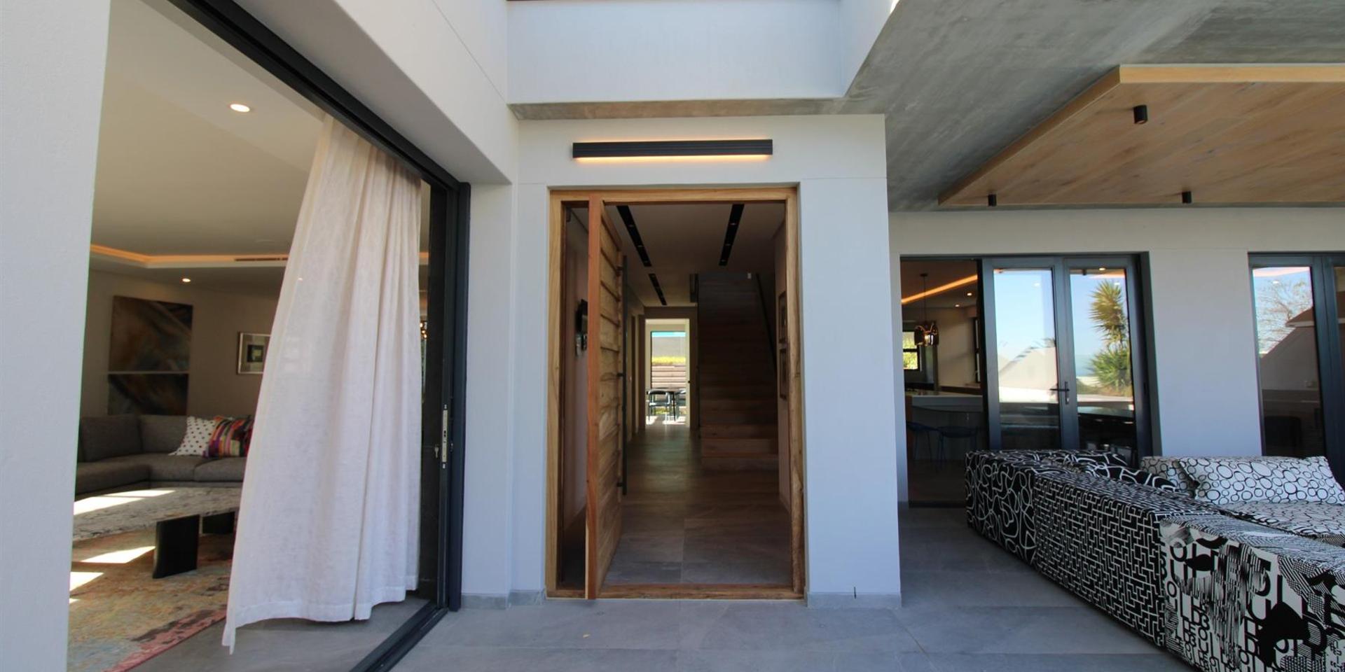 Image 3 of 6
