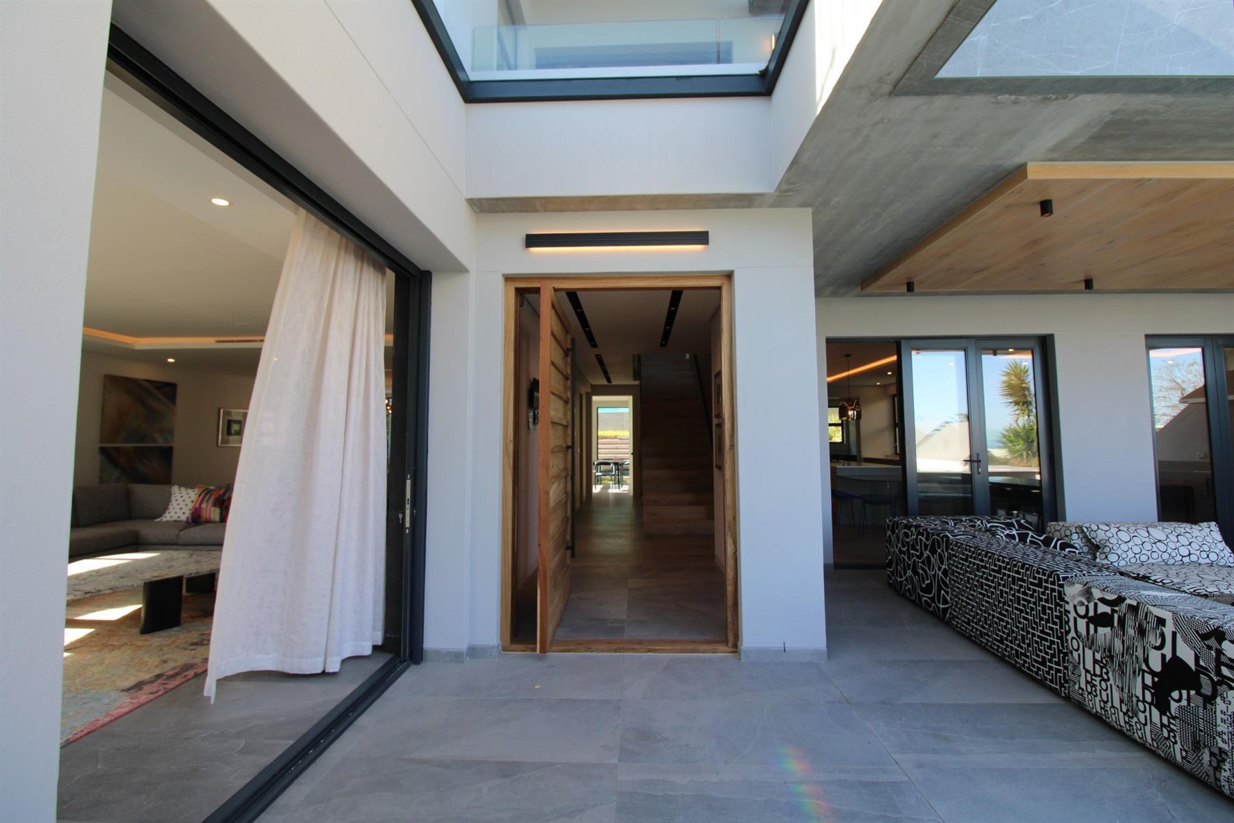 Image 3 of 6