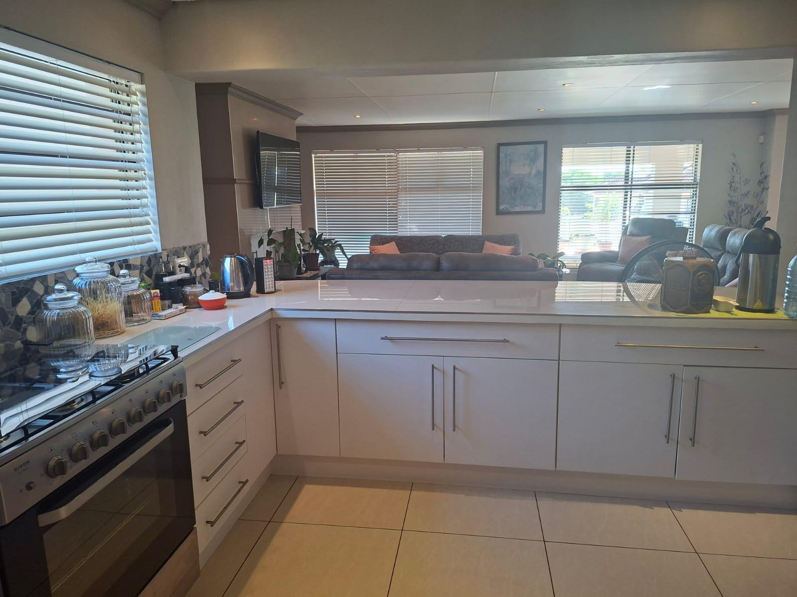 Image 2 of 6