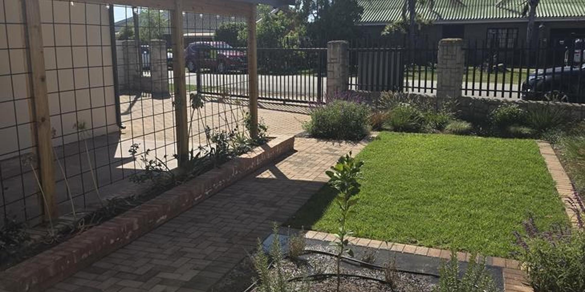 Image 2 of 6