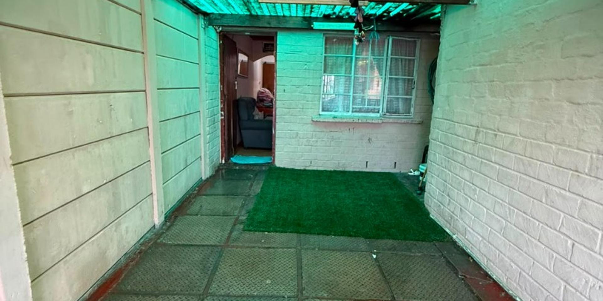 Image 2 of 6