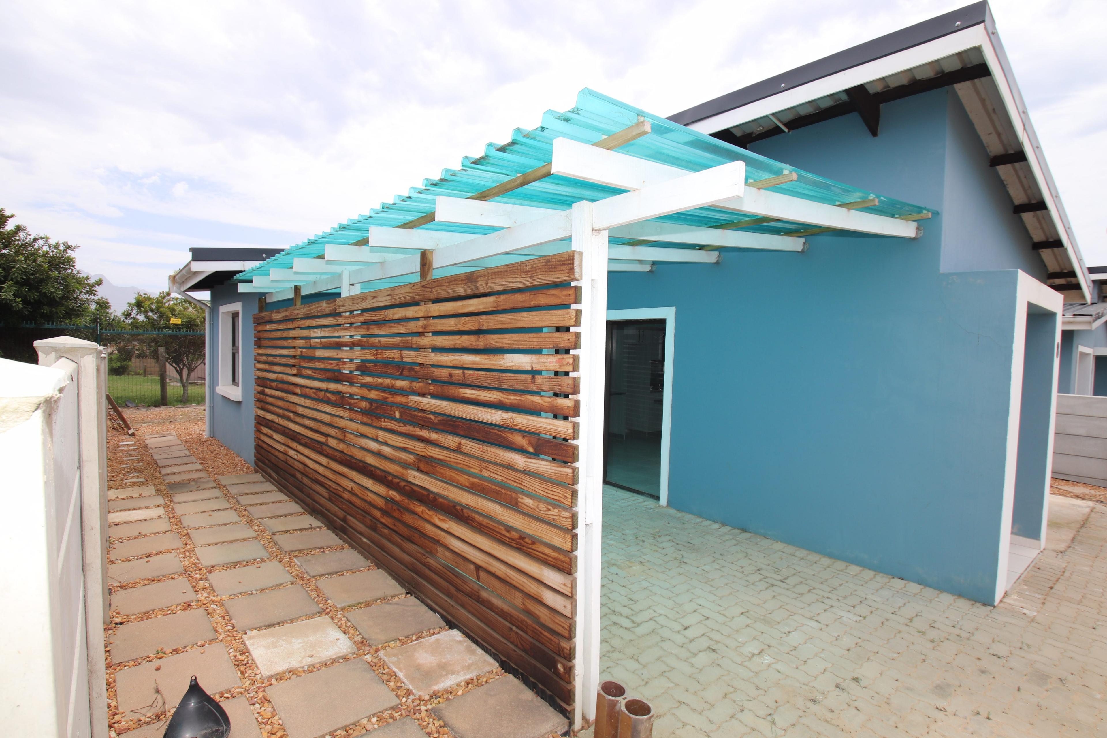 Image 4 of 6