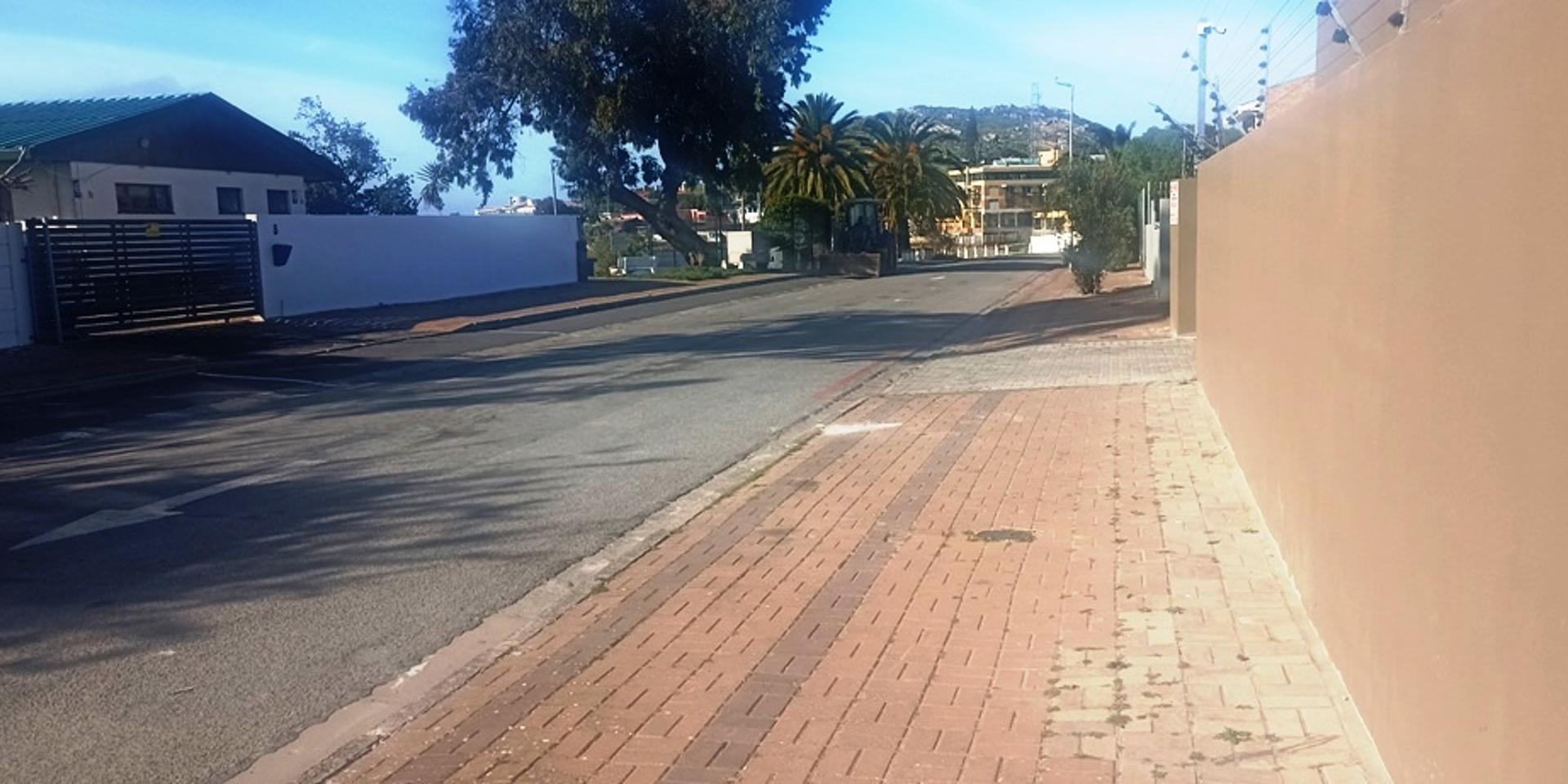 Image 3 of 6