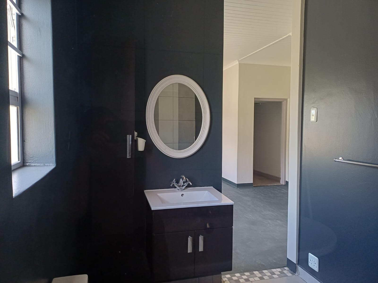 Image 5 of 6