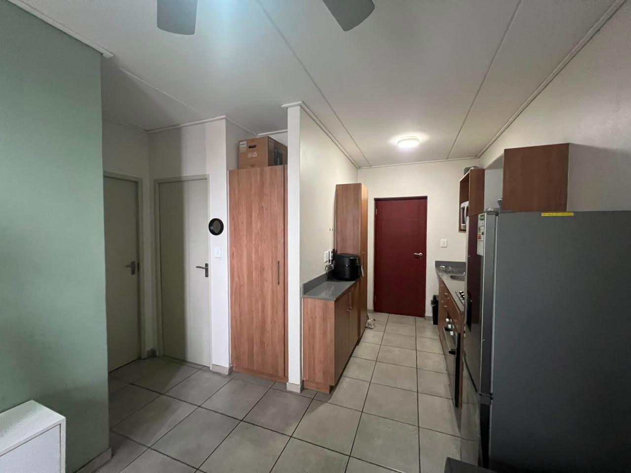 Image 2 of 6