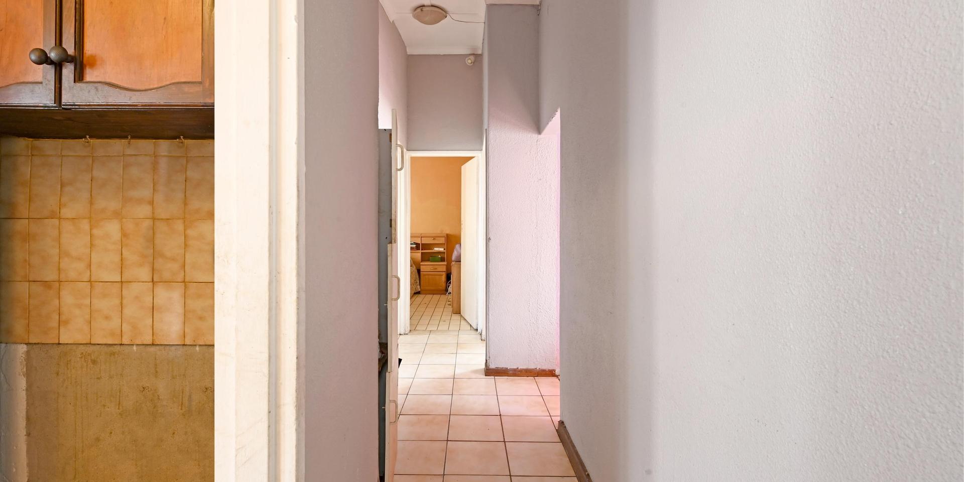 Image 3 of 6