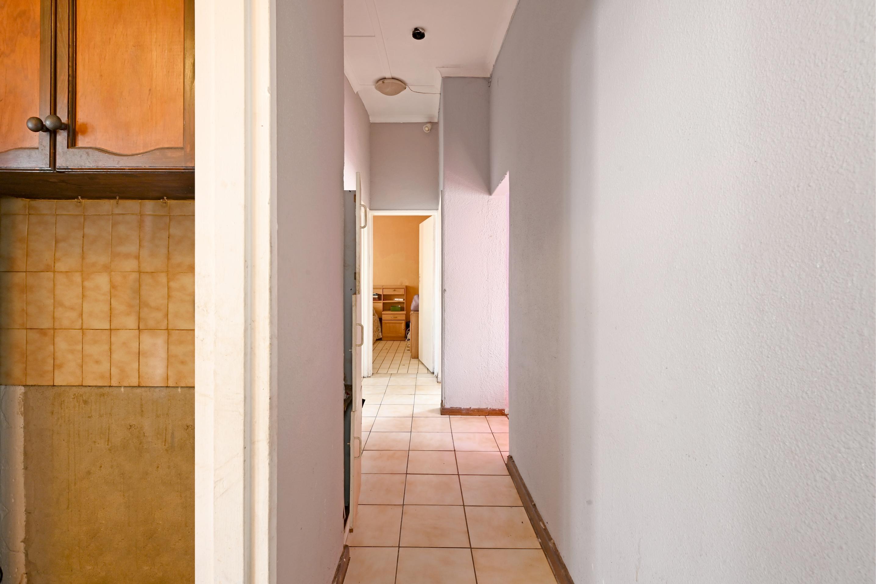 Image 3 of 6