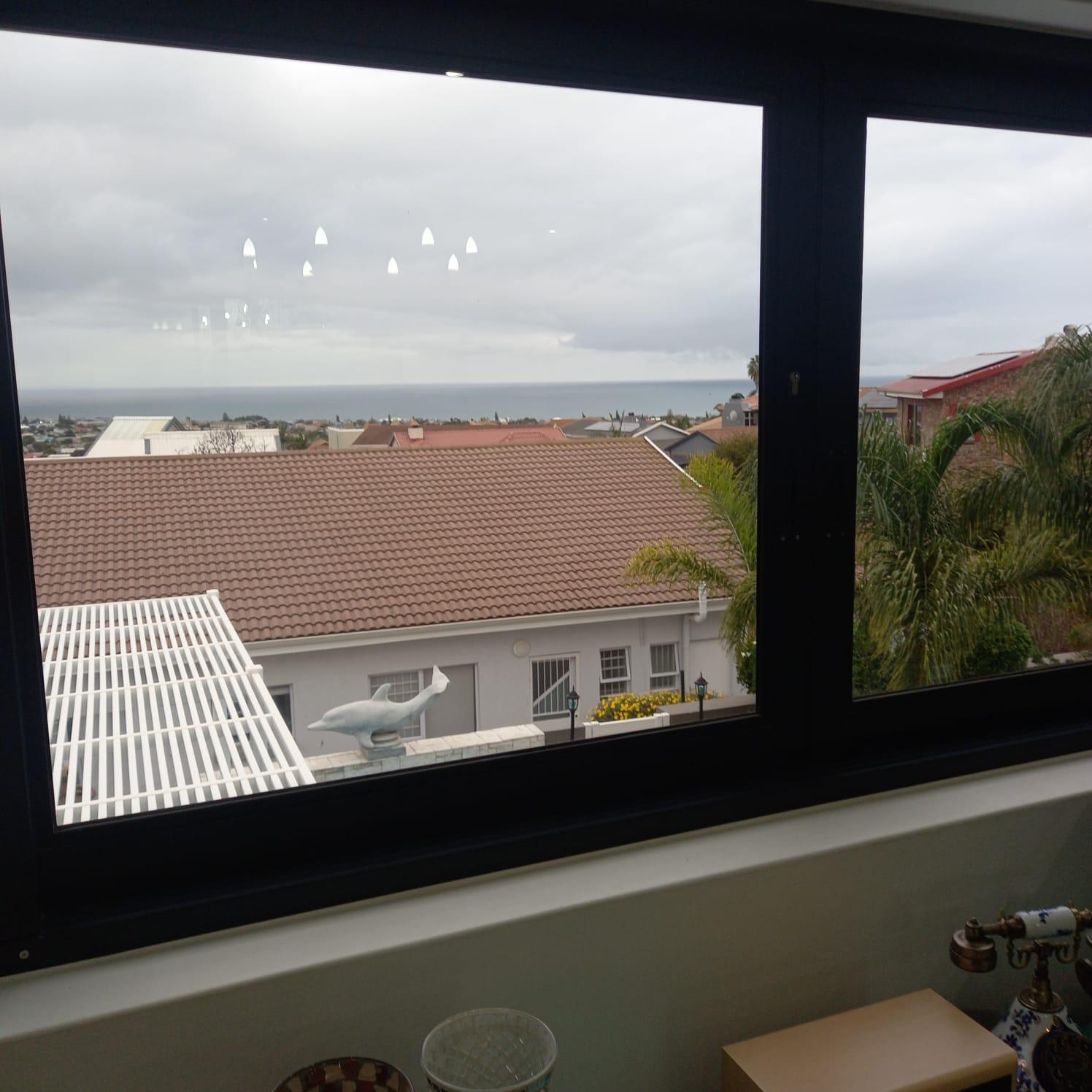 Image 2 of 6