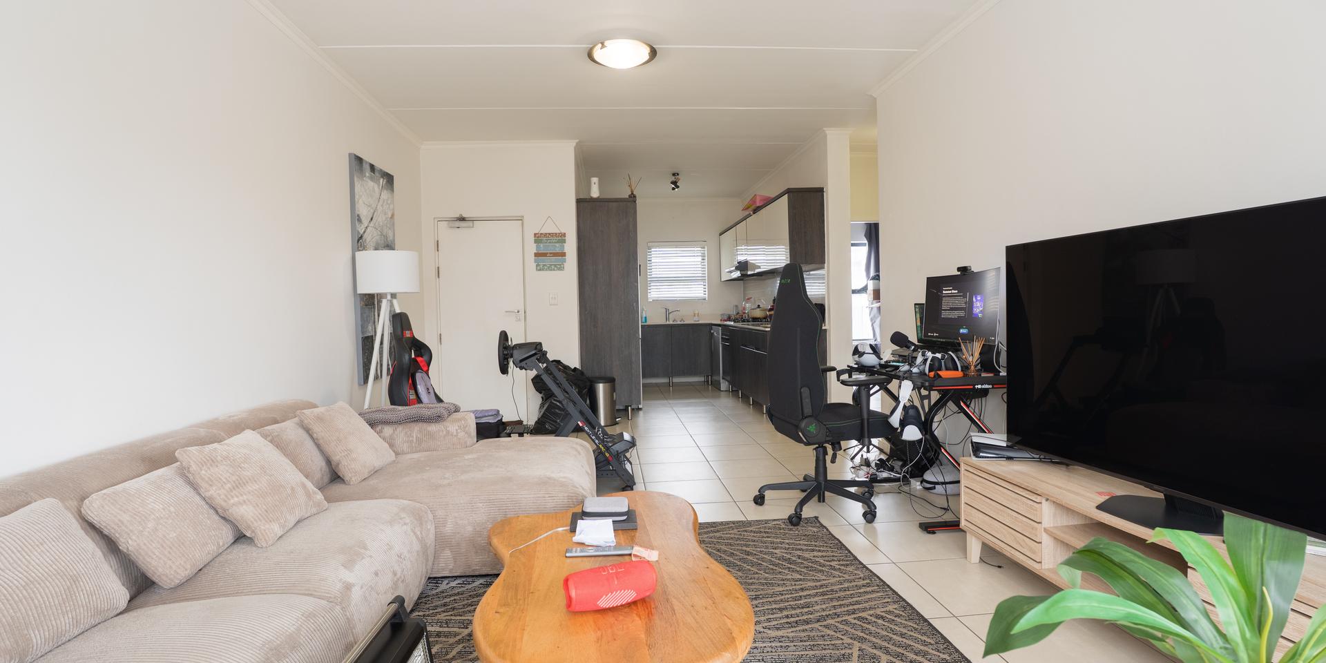 Image 2 of 6
