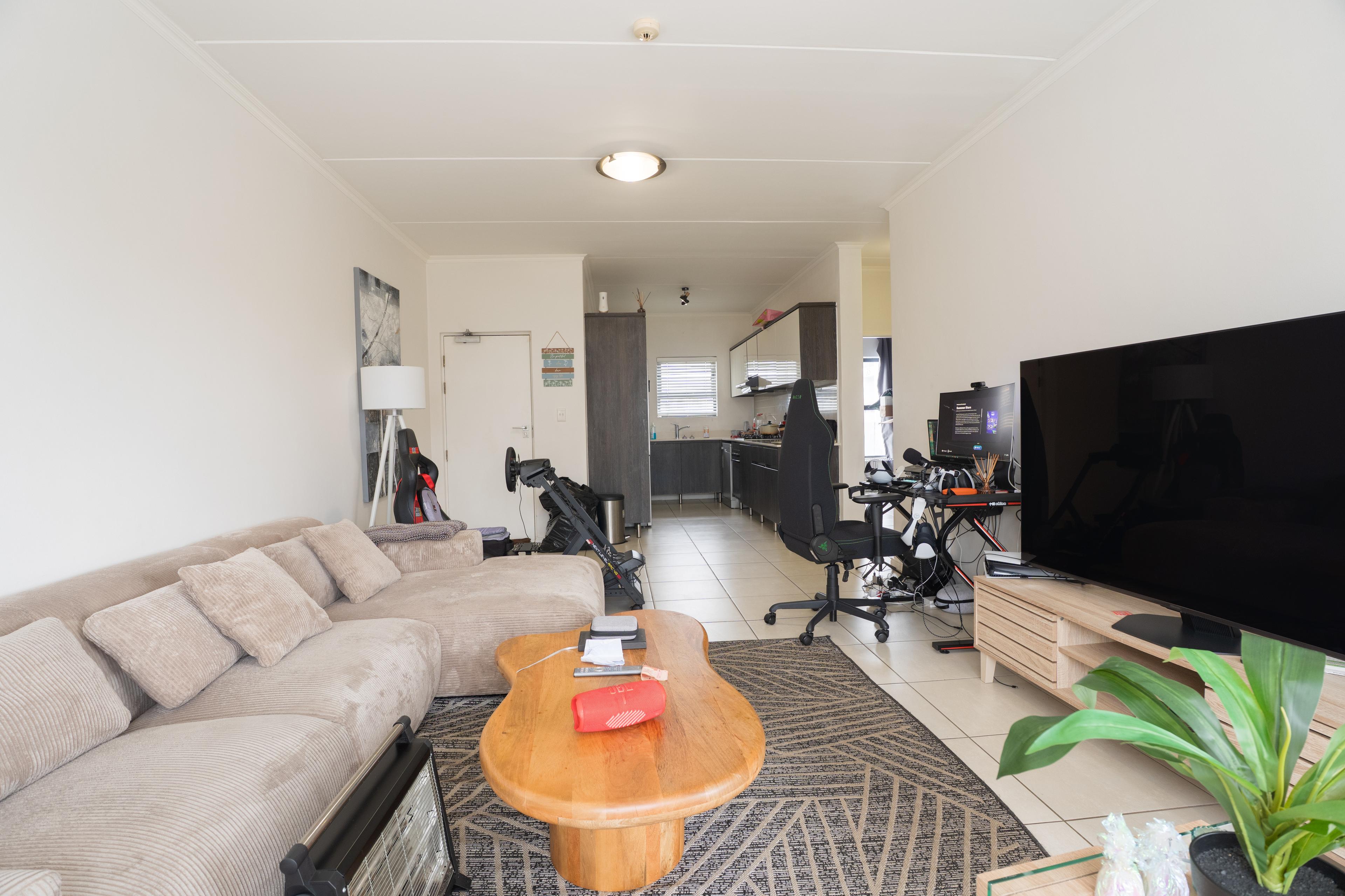 Image 2 of 6