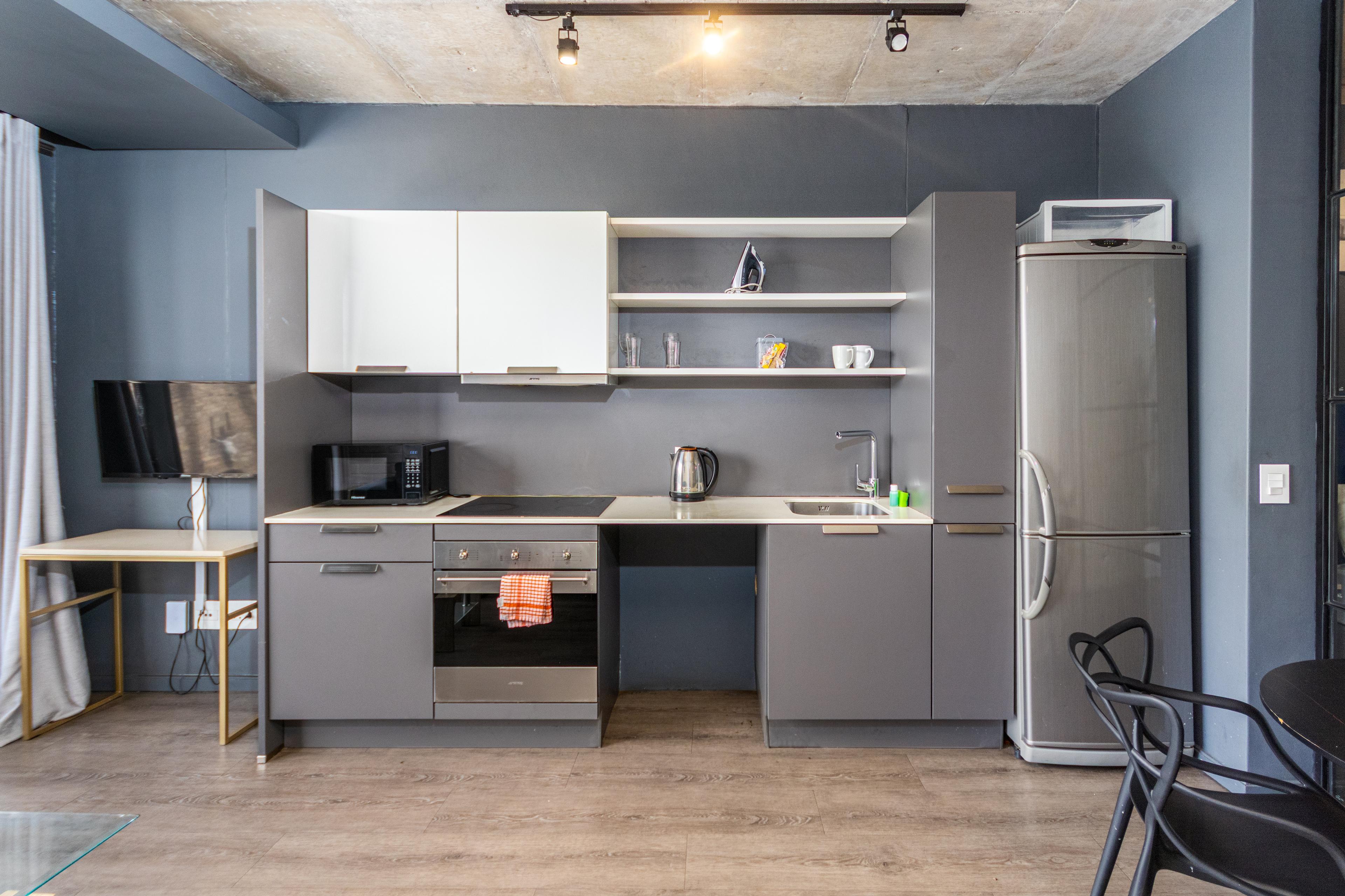Image 3 of 6