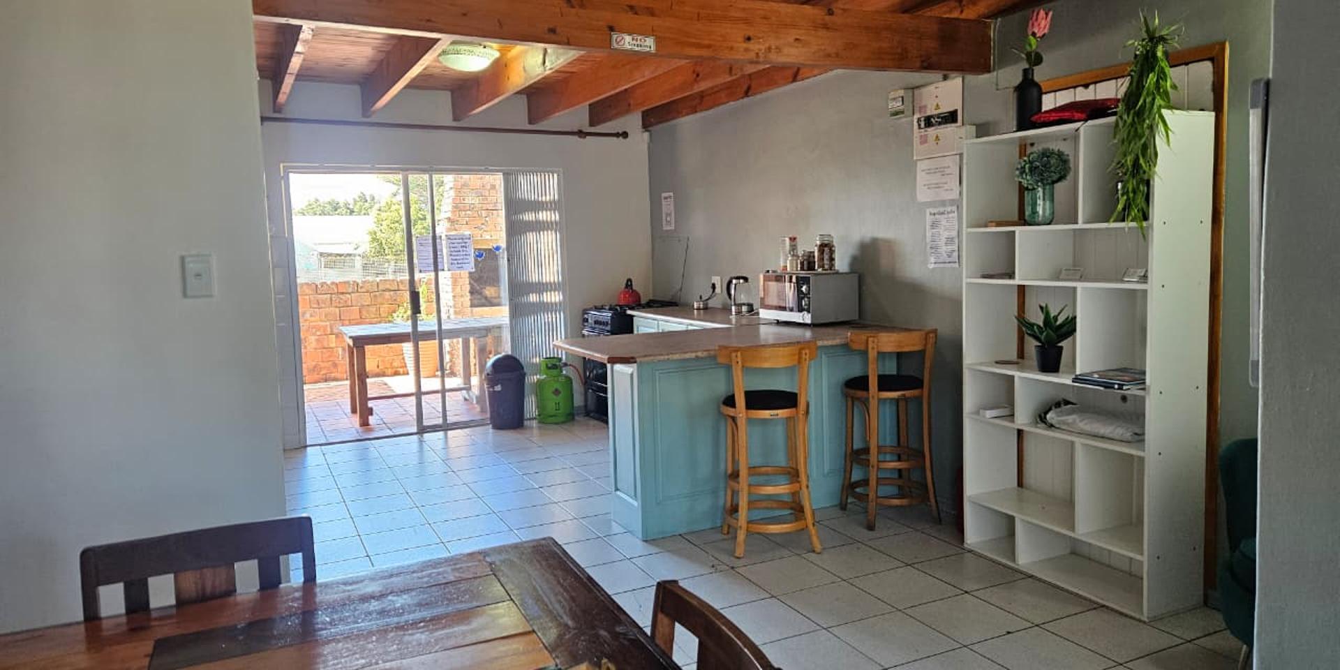 Image 4 of 6