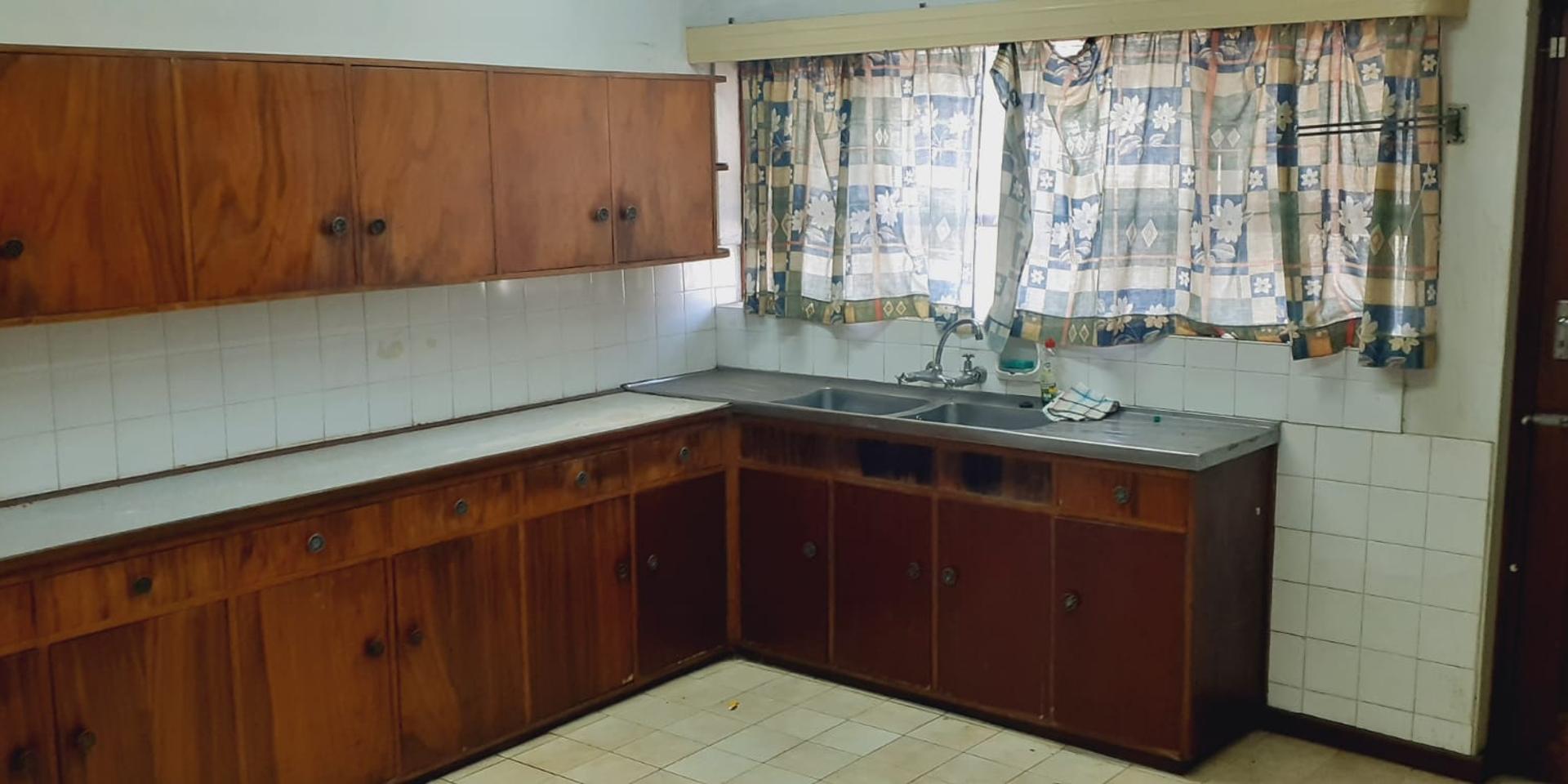 Image 2 of 6