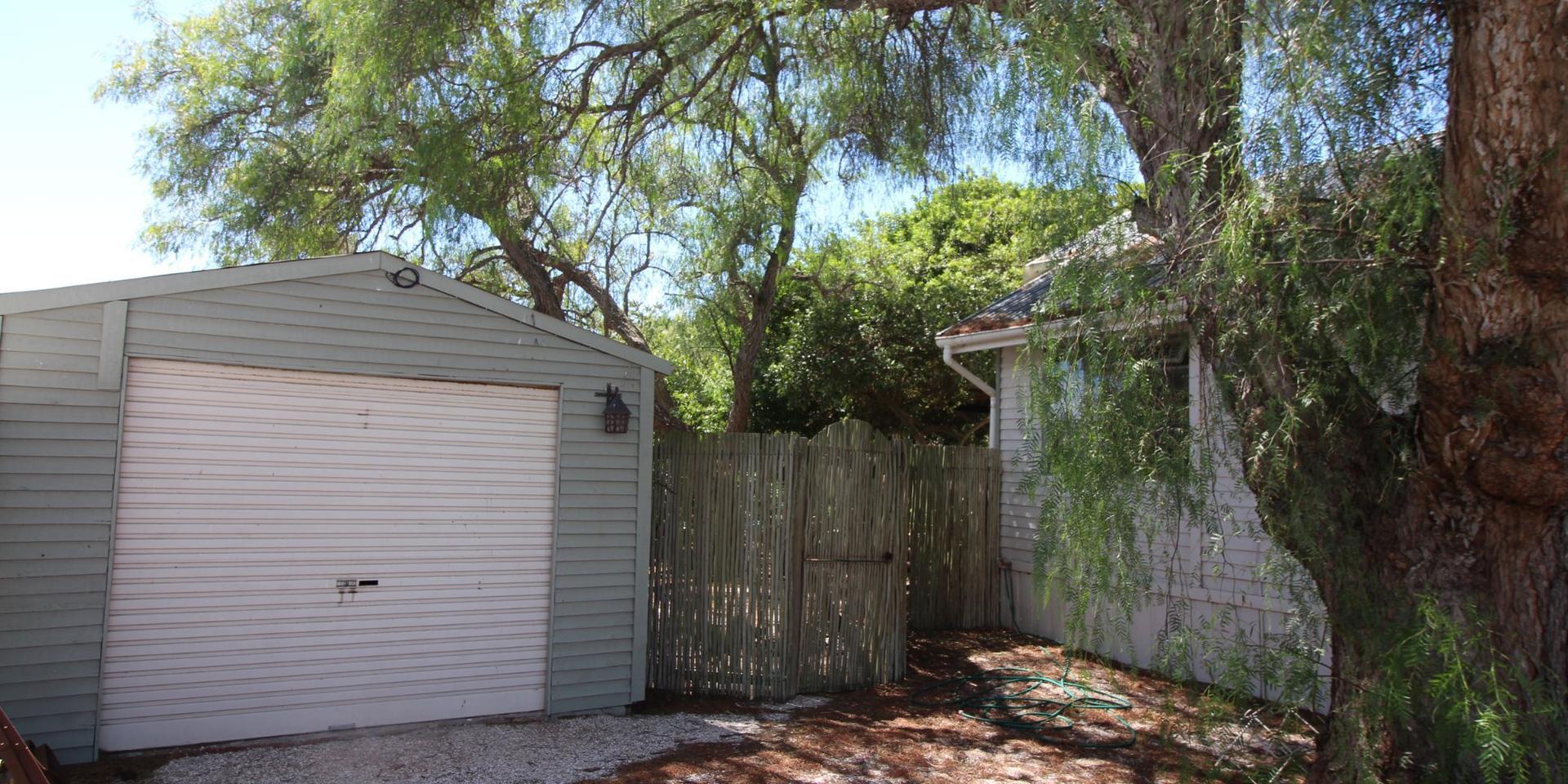 Image 4 of 6