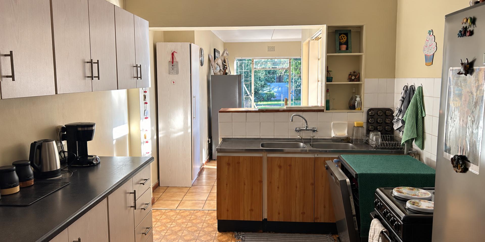 Image 4 of 6
